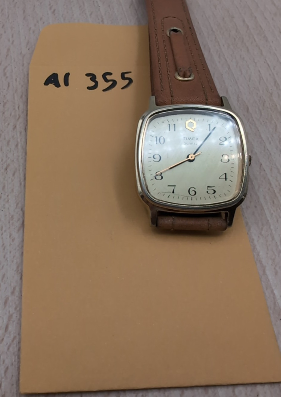 Vintage Timex Q Quartz Wrist Watch M Cell Made In Philippines NOS Leather Strap