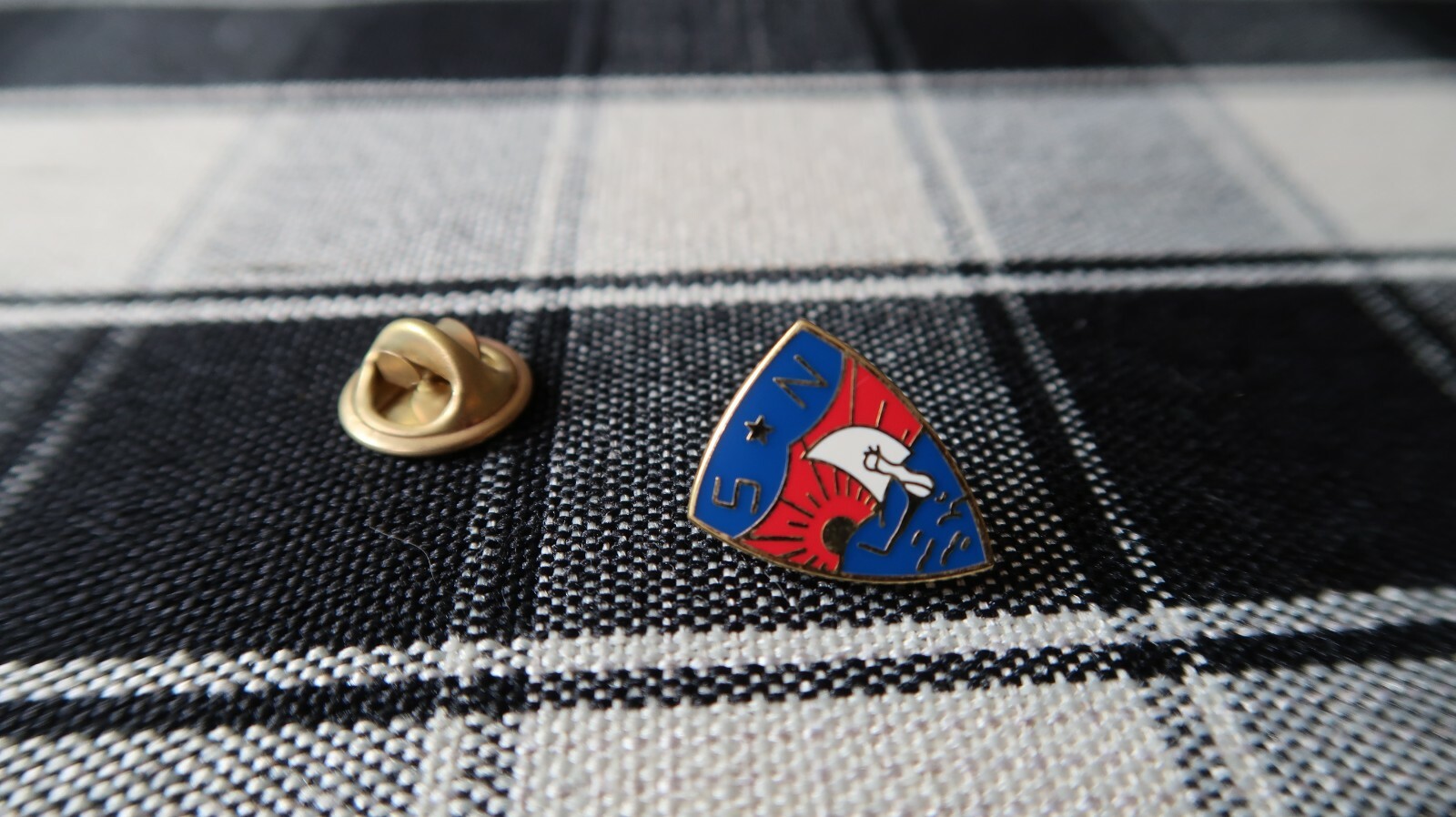 Vintage S N Nautical lapel Pin Gold 1.7cm