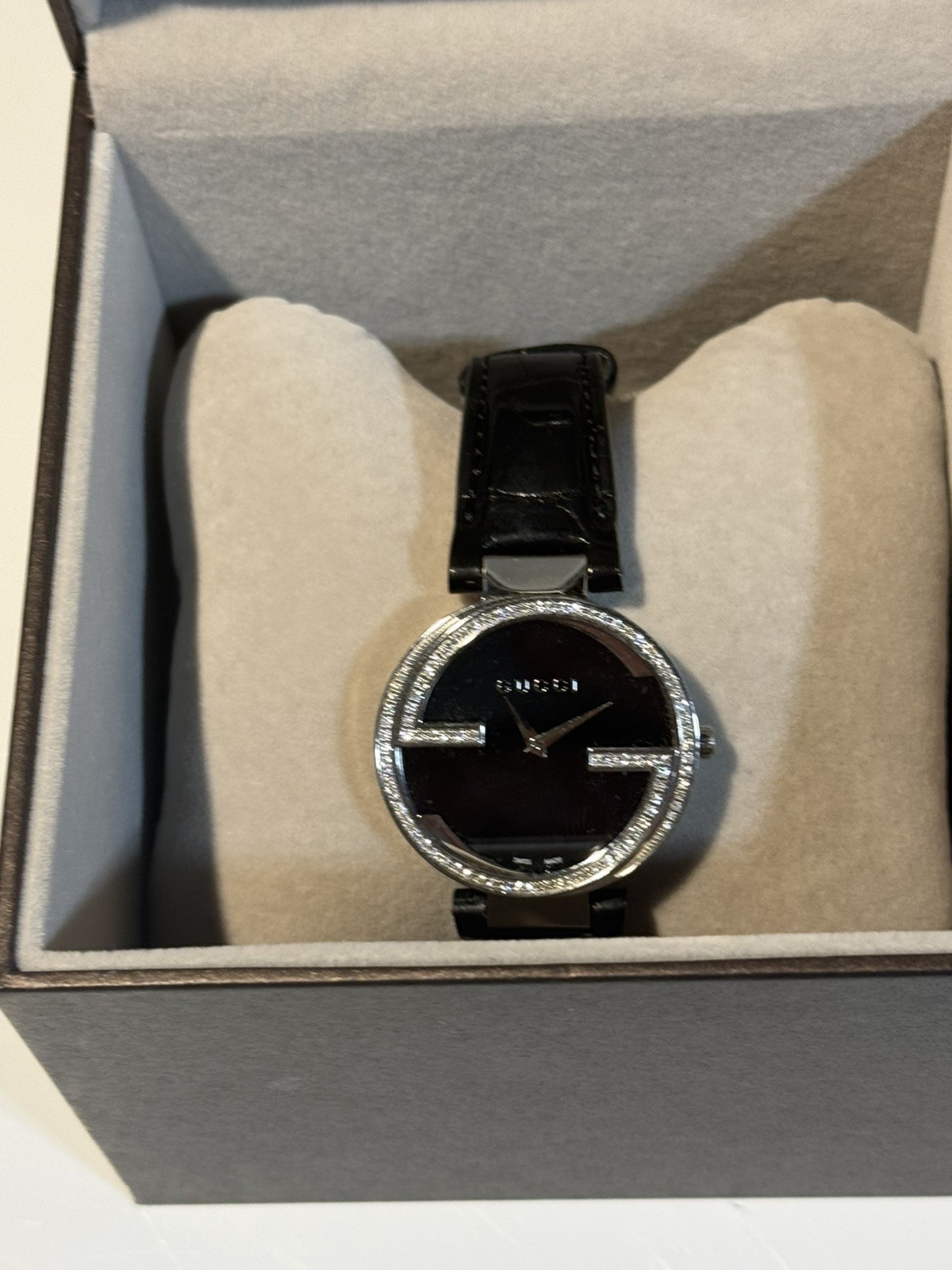 Gucci YA133312 Interlocking-G Grammy diamond bezel Unisex Black Leather strap