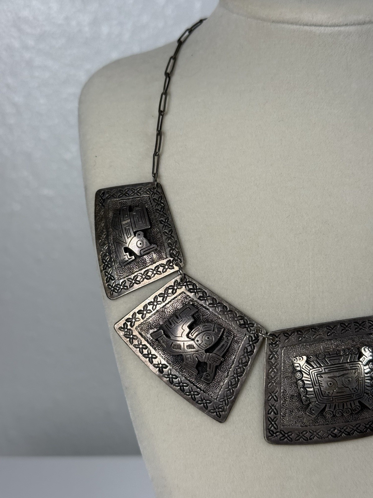 VTG 900 Silver Storyteller 15” Necklace 5 Panel South American Pre Colombian