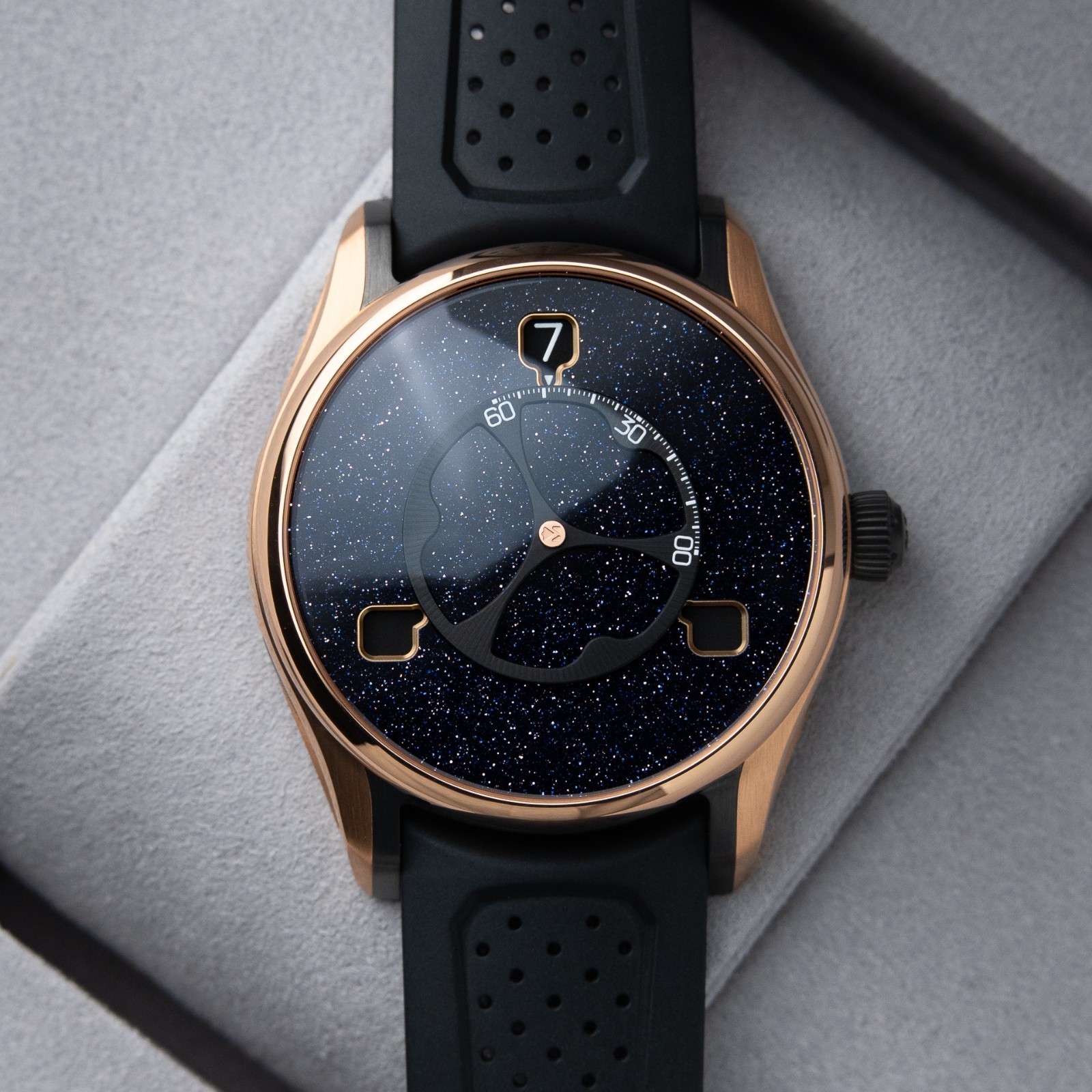 H.Moser & Cie. Pioneer Flying Hours UNWORN ’26 Limited Red Gold Aventurine Watch