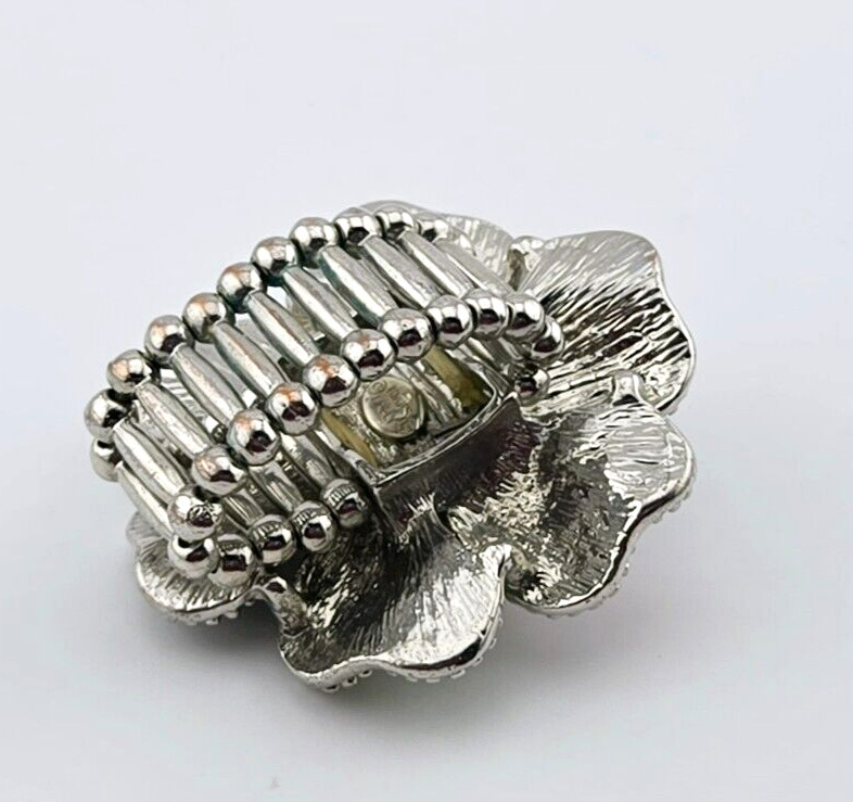 Kirks Folly Flower Stretch Ring Silvertone 1.25″ x 1.25″