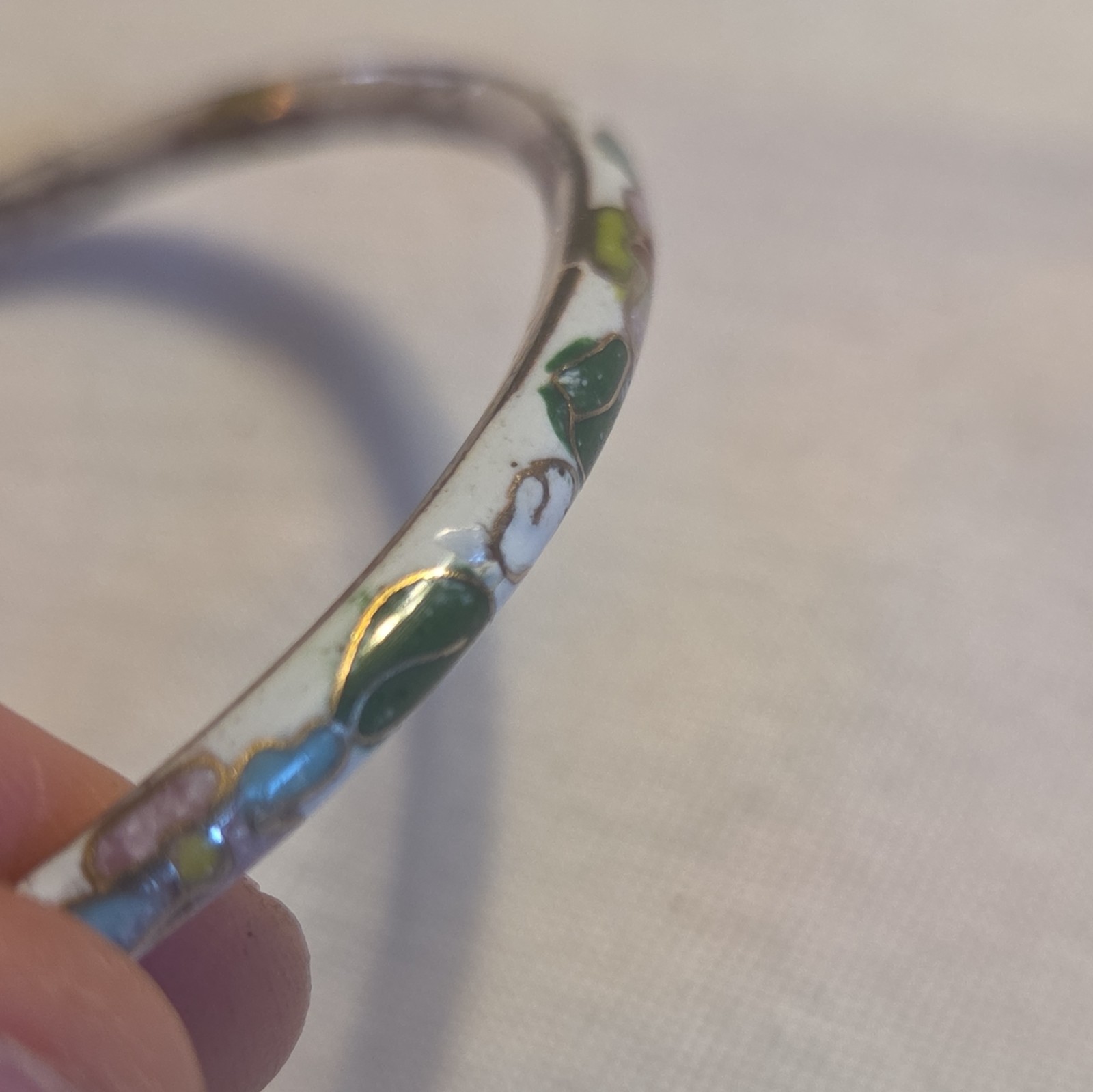 Vintage Cloisonné Bangle Bracelet White and Floral READ DESCRIPTION