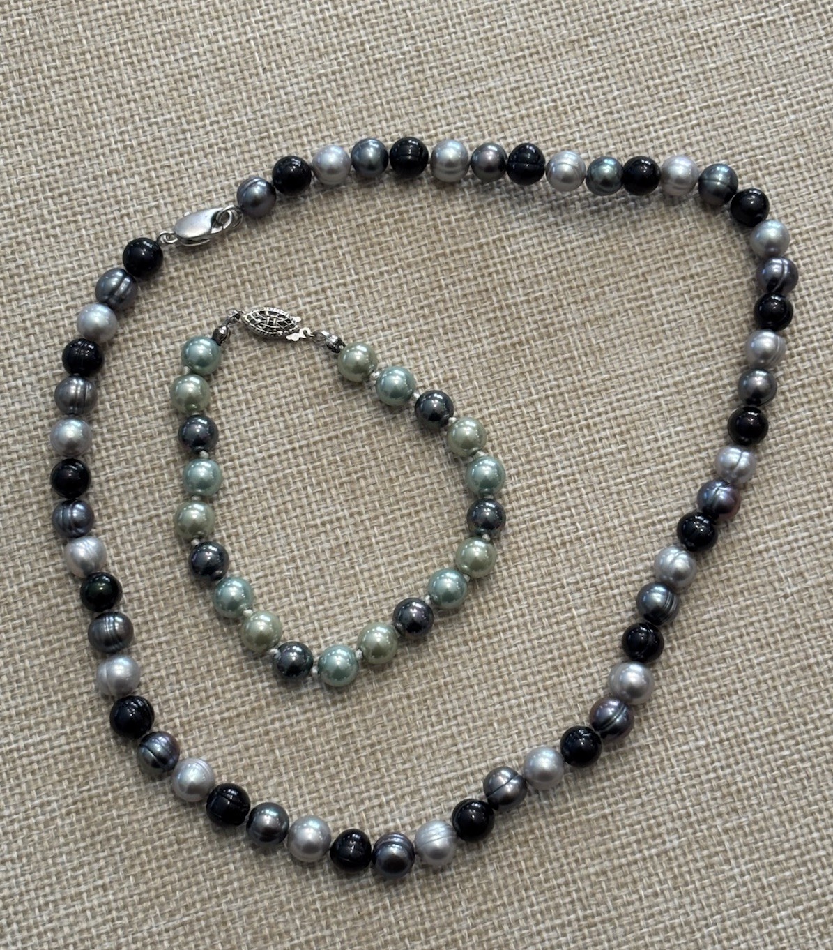 Freshwater Pearl 18” Necklace And 8” Bracelet Shades Of Gray White Black