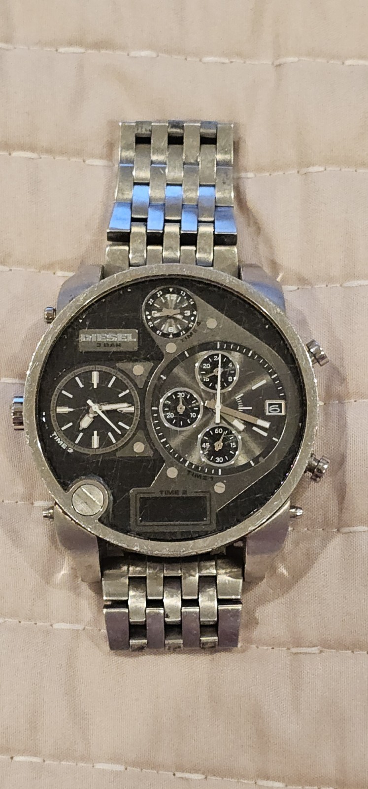 DIESEL Mens Wristwatch 3 BAR EXTRA LARGE Black DIAL Silver Tone
