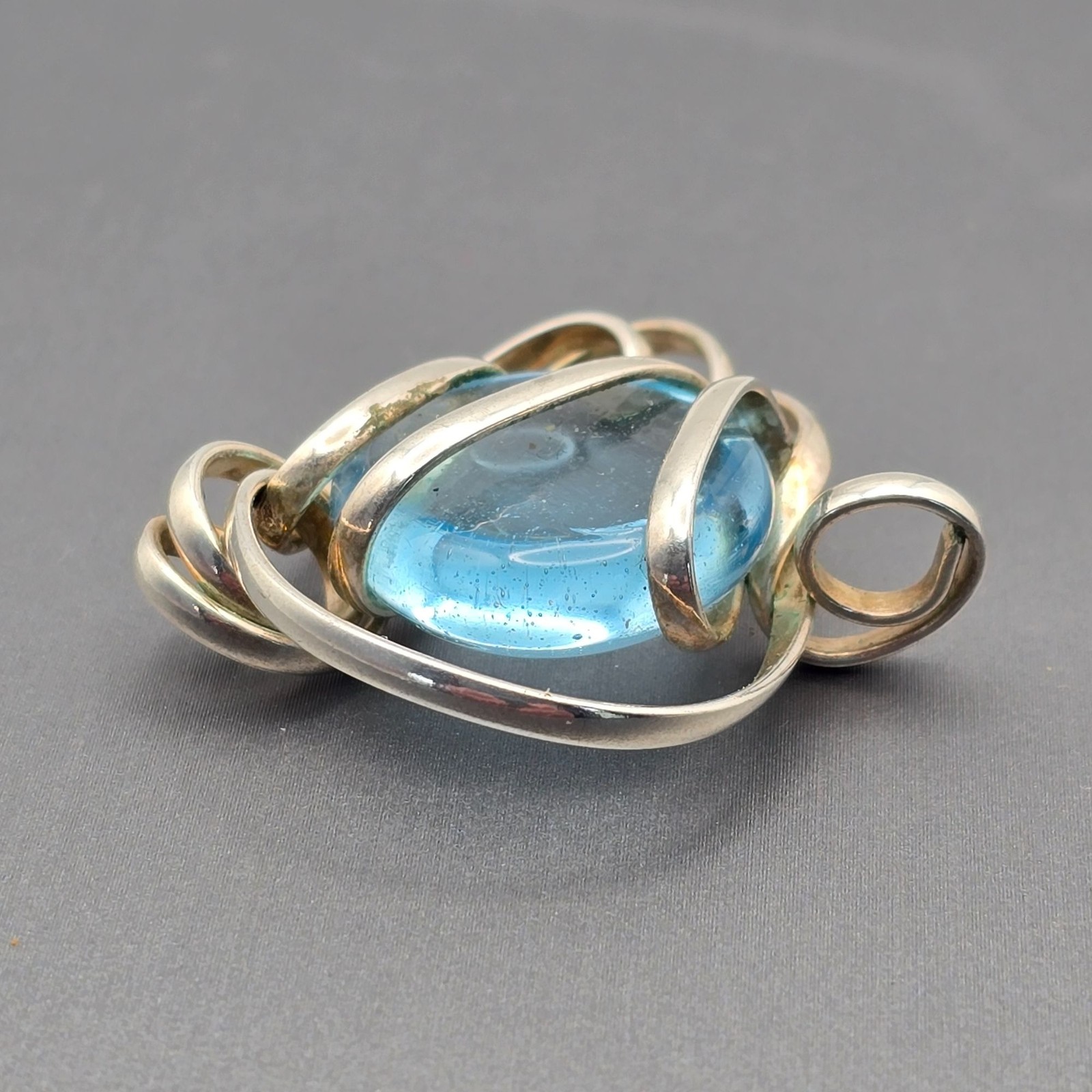 Vintage Sterling Silver Wire Wrapped Aqua Glass Pendant Abstract Modernist 1.5″