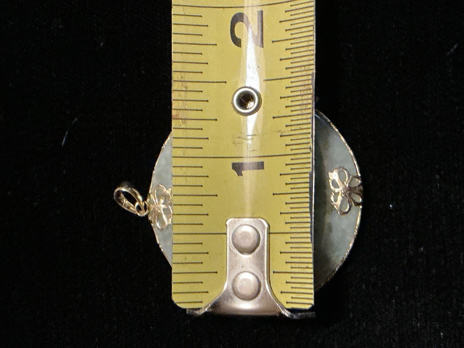 Jade Pendant 14kt Gold 11.7g