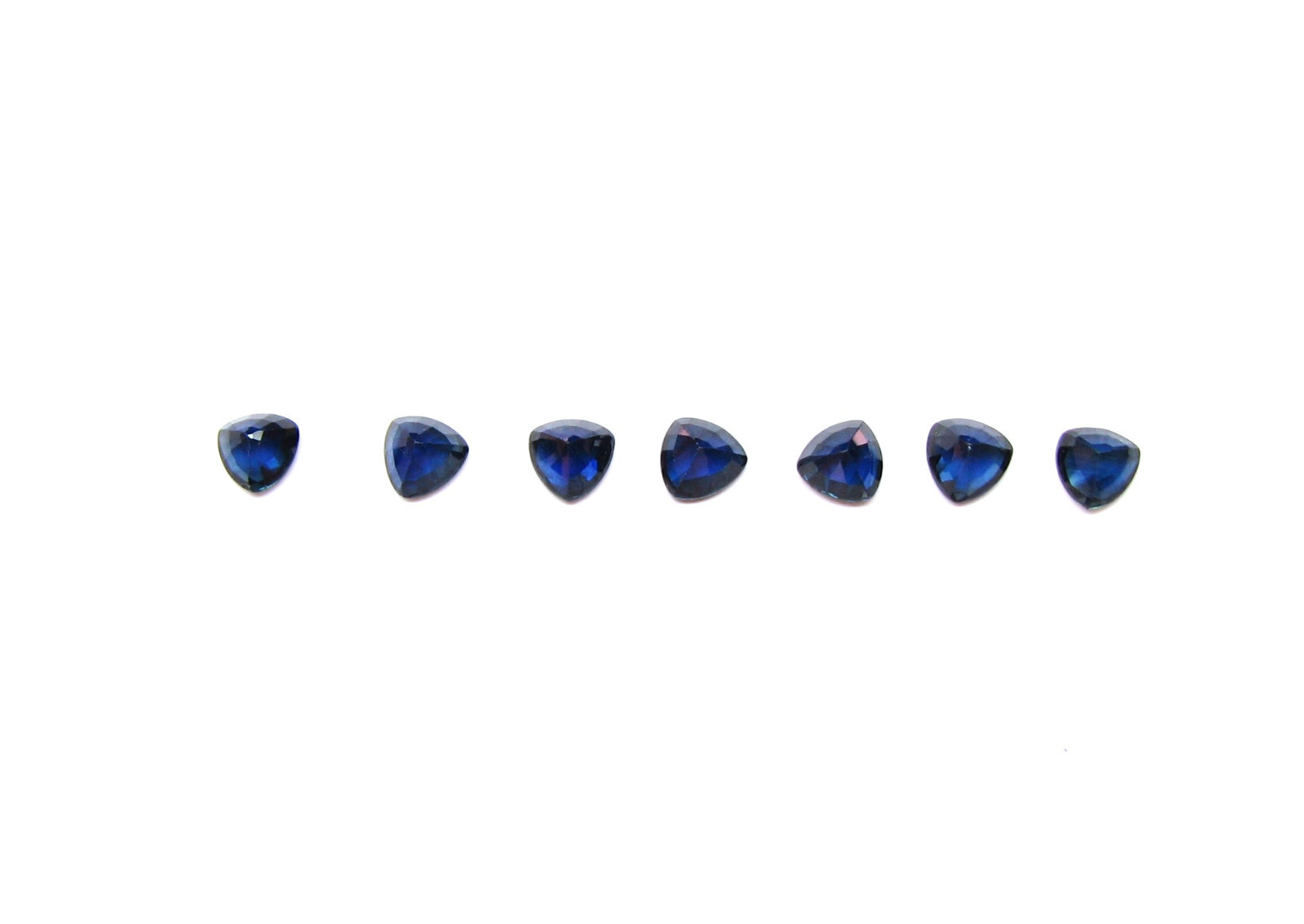 Natural Loose Gem Trillion Blue Sapphires 3.34 Cts Tol, 7 Pcs 4.5×4.5 MM LxW