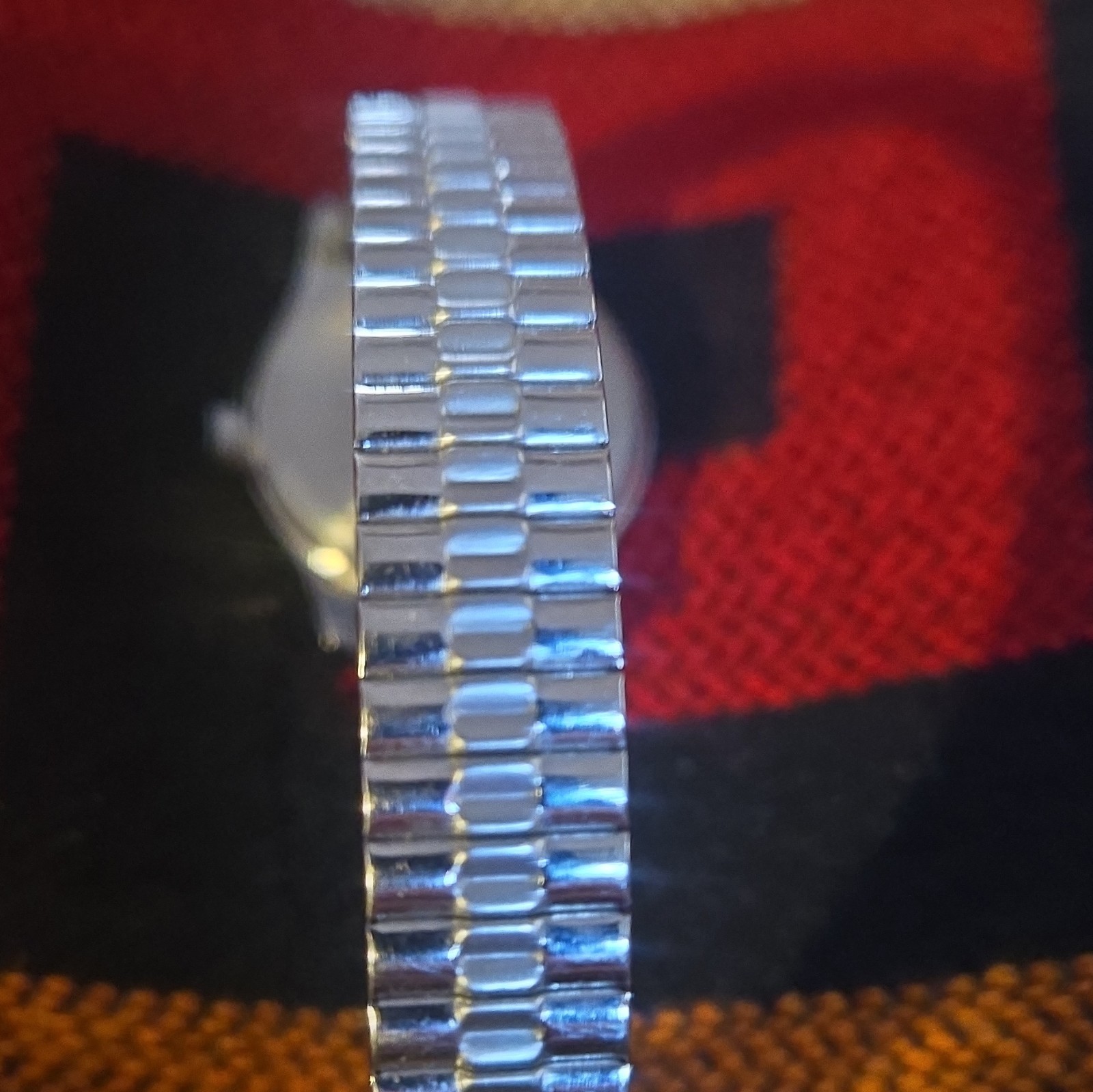 Timex Indiglo Quartz Analog Wristwatch Silver Dial WR 30m SS Case Bracelet