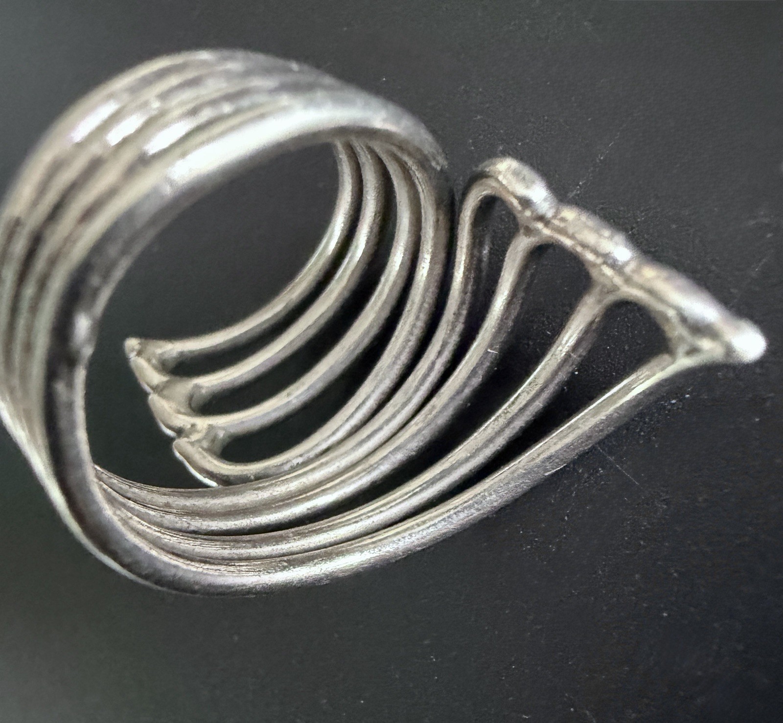 925 Silver Modernist Openwork Bypass Ring 8.8 Grams Size 8.5 Sculptural Vintage