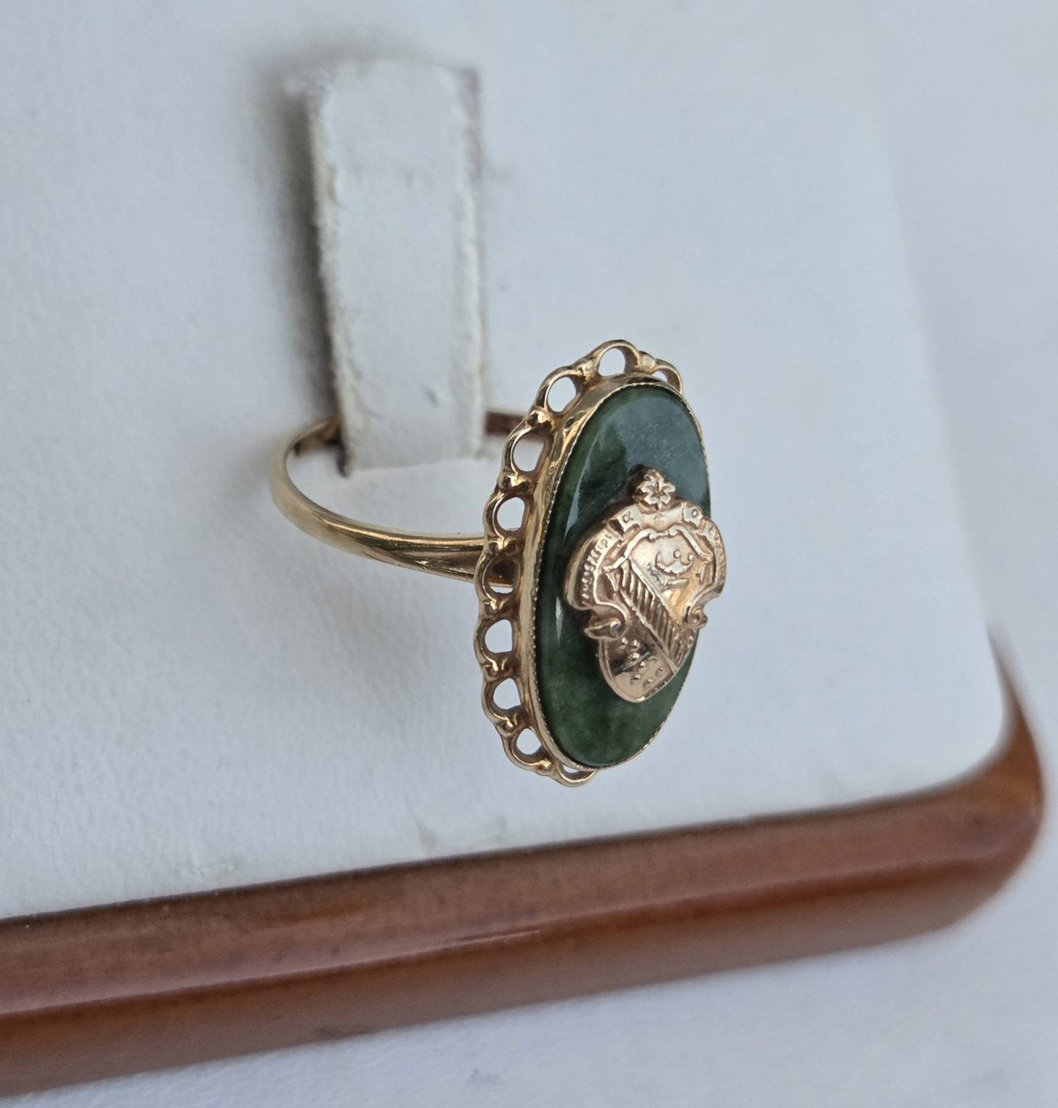Vintage 10K Yellow Gold College or Sorority Ring 2.7 Grams Size 6