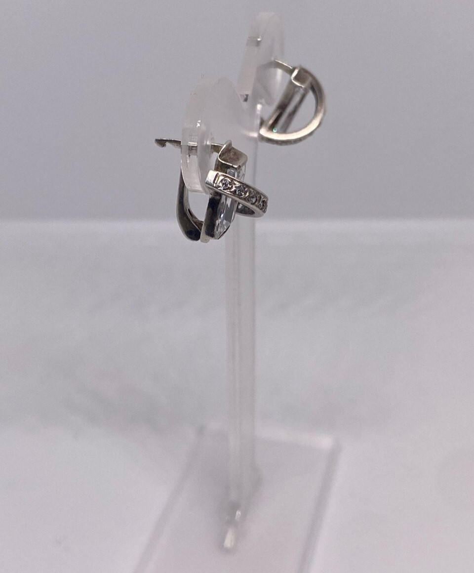 Vintage beautiful earrings Silver 925 Ukraine. Women’s jewelry. Weight 4.0 g.