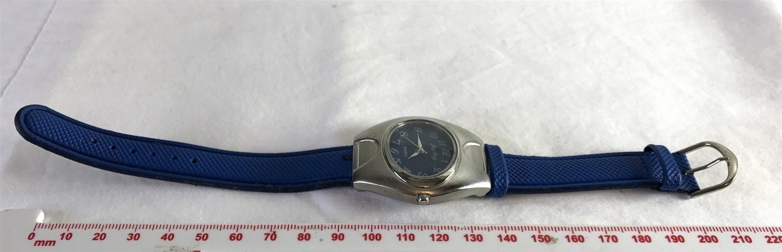 Jing Fang Battery Operated Fashion Quartz Watch LR626 Cell Type (Loose back)