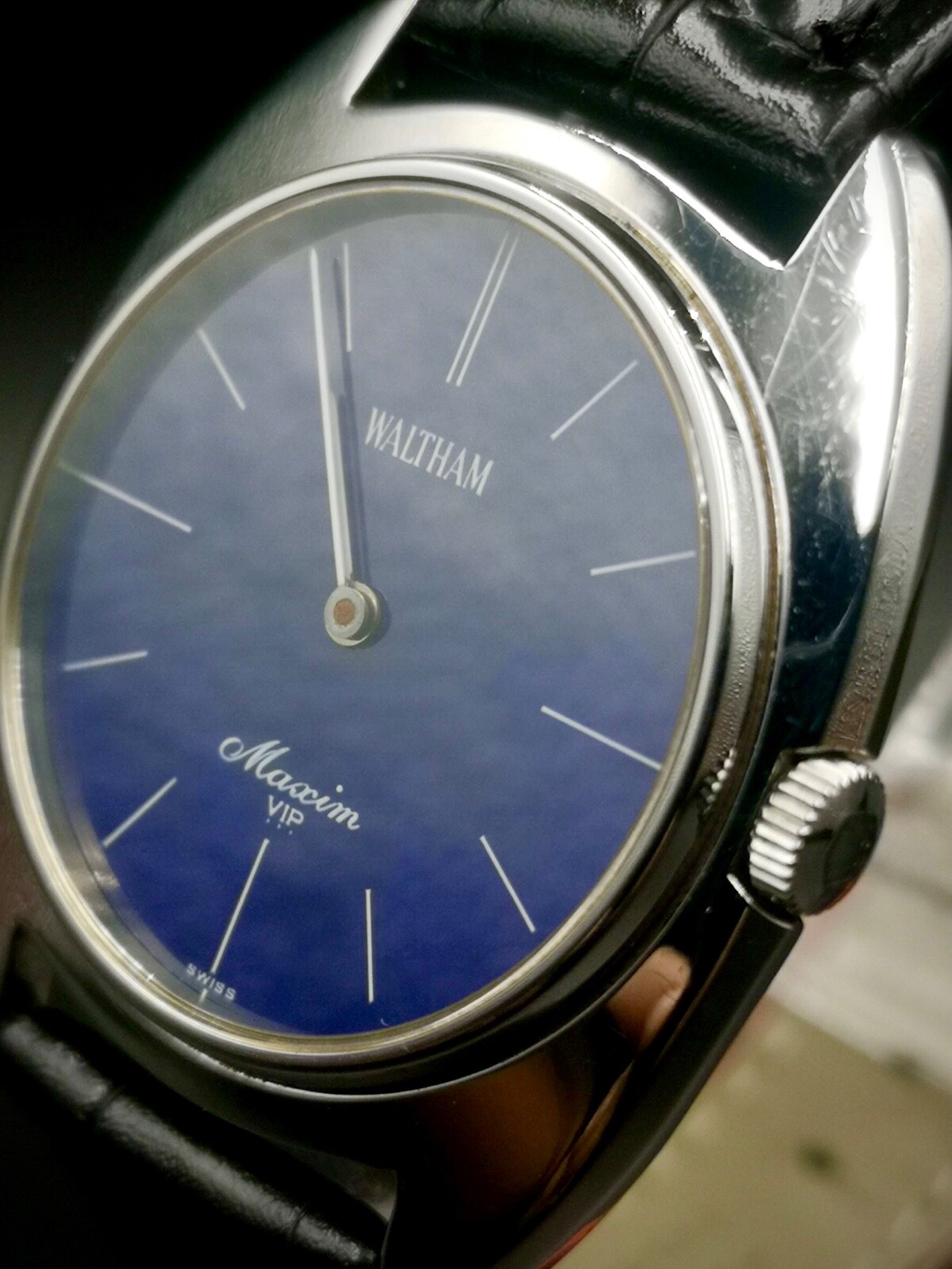 Vintage And Rare WALTHAM Maxim VIP Hand-Winding Unisex watch. 17 Jewels.