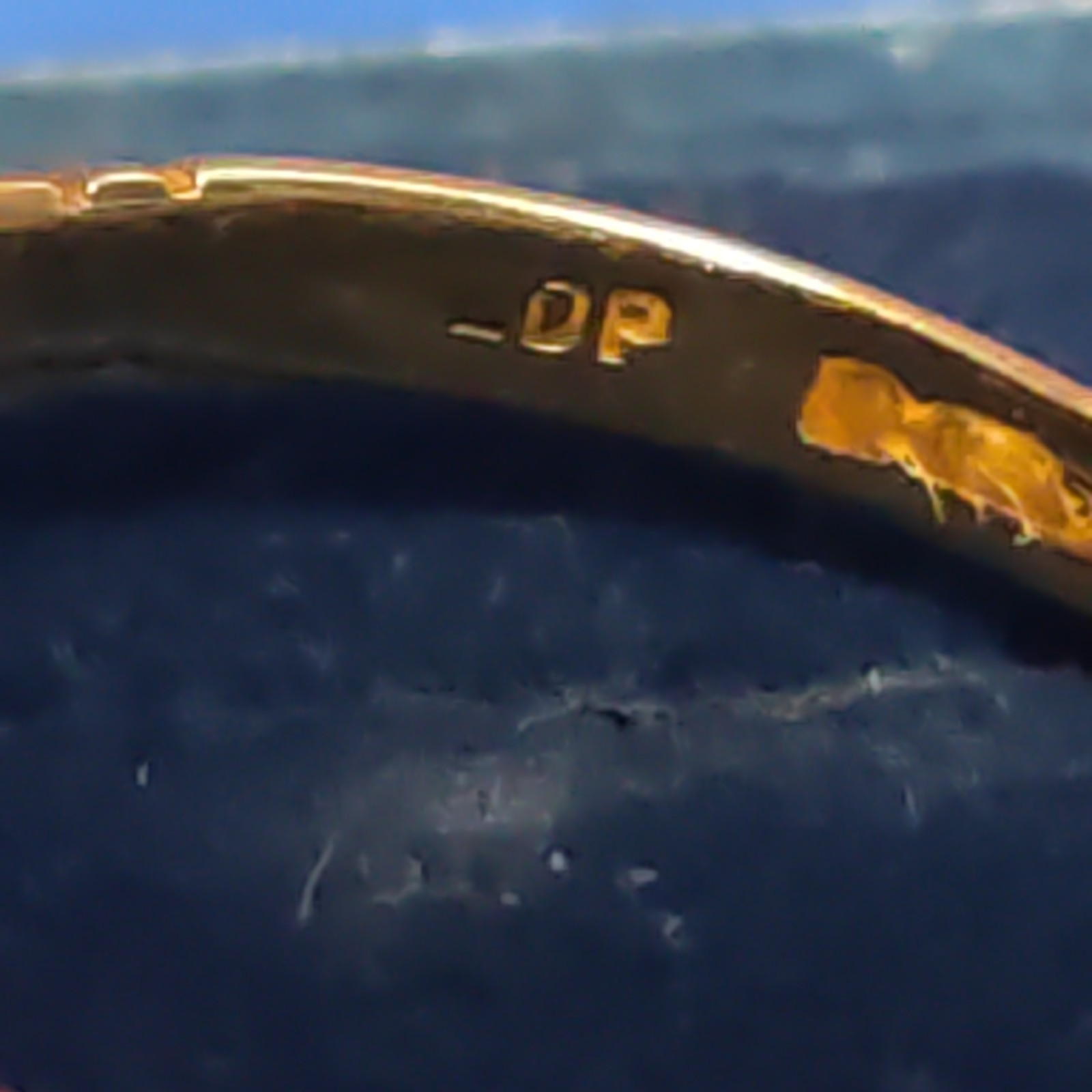 9ct Gold 375 Ring with Opal size N1/2 2.72g