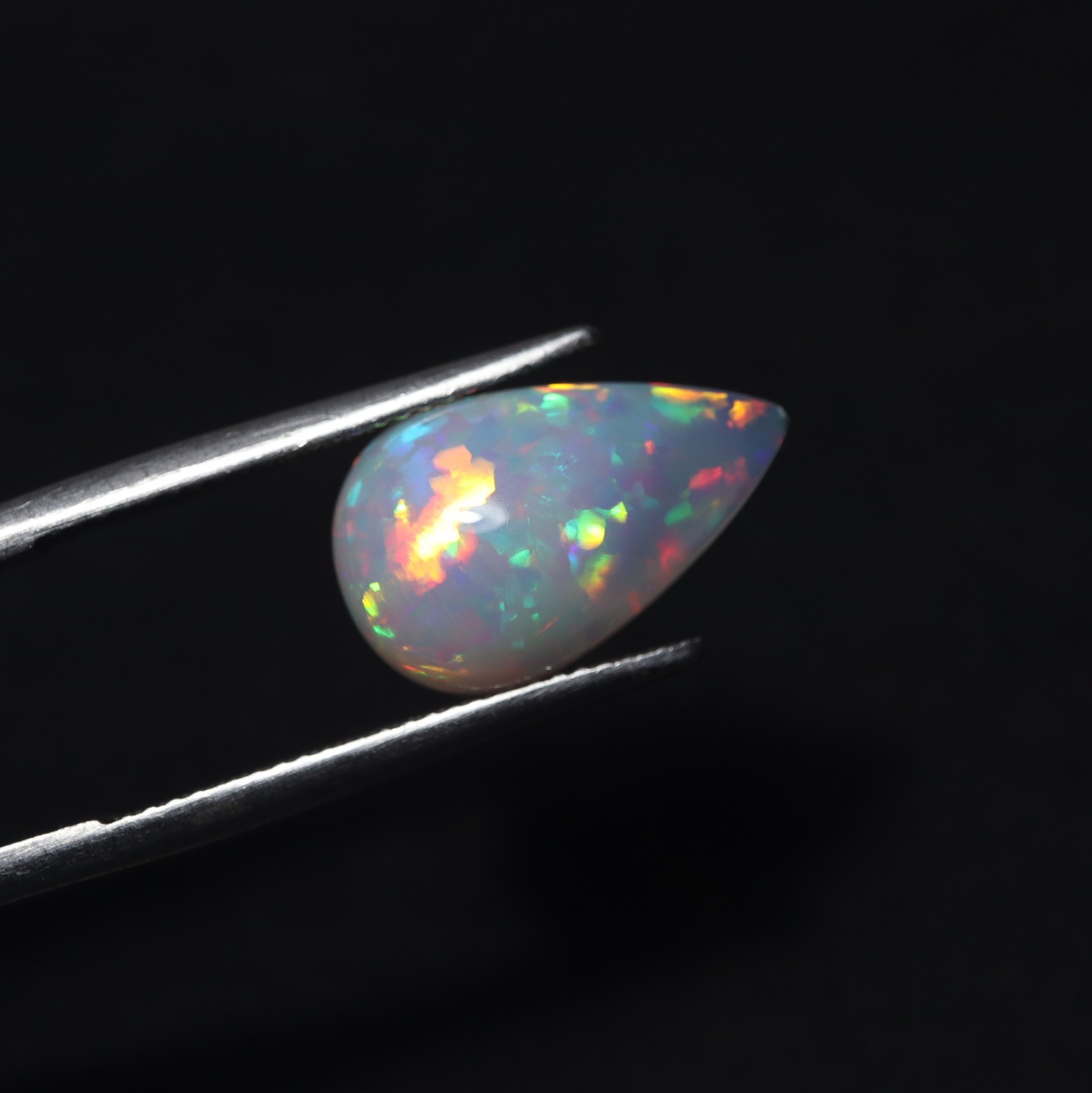 4.2 Cts 16.5×10.2 MM Natural AAA Green Red Yellow Fire Ethiopian Opal Pear