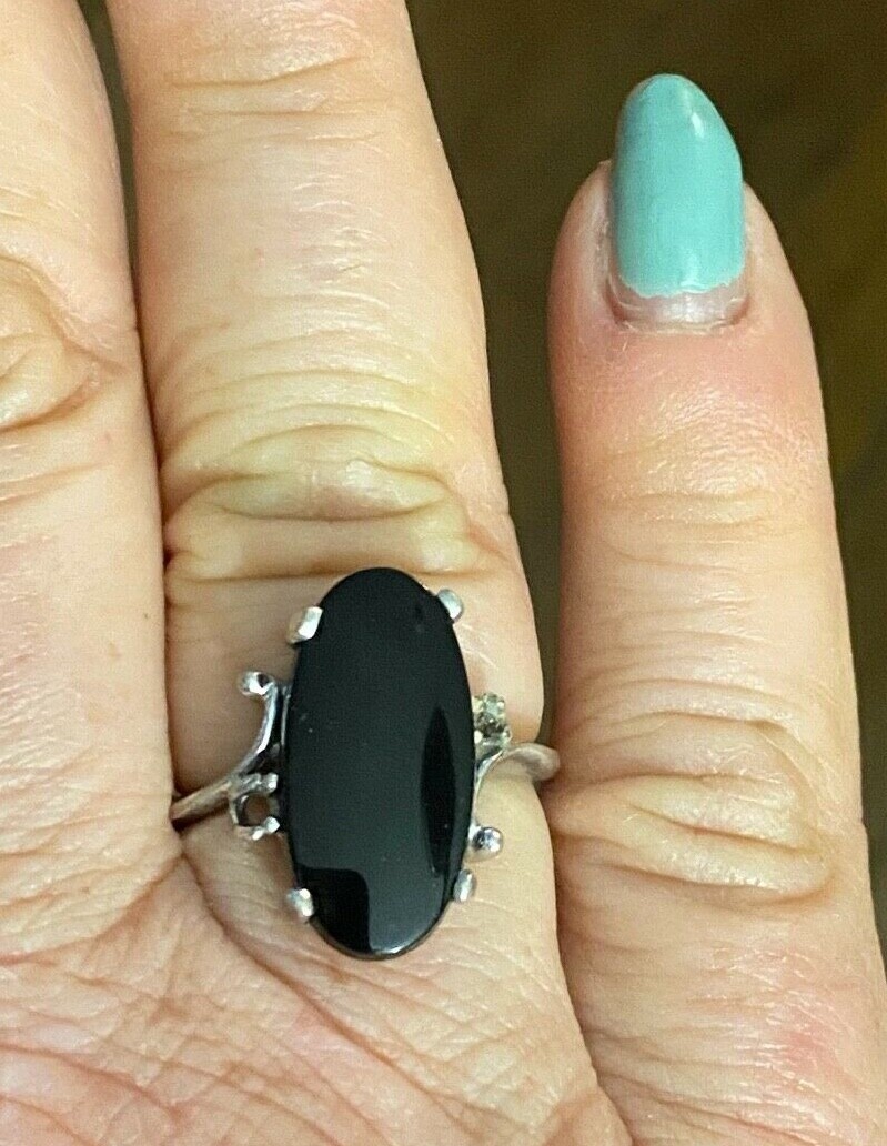 Vintage 925 Sterling Silver Onyx Ring Size 7.75