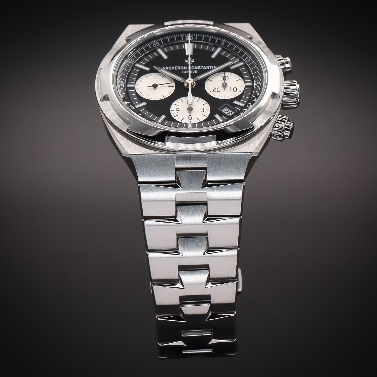 VACHERON CONSTANTIN Overseas Chrono “Reverse Panda” | Ref. 5520V/210A-B481 FS