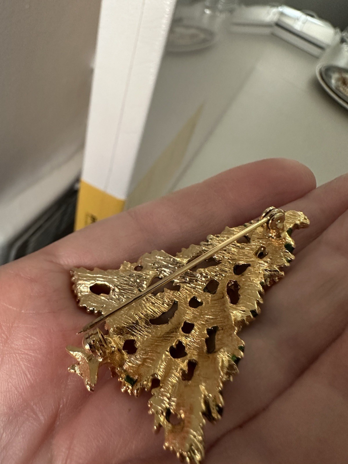Christmas Tree Pin Vintage Pin Gold-toned Metal Jewelry Holiday Not Stamped