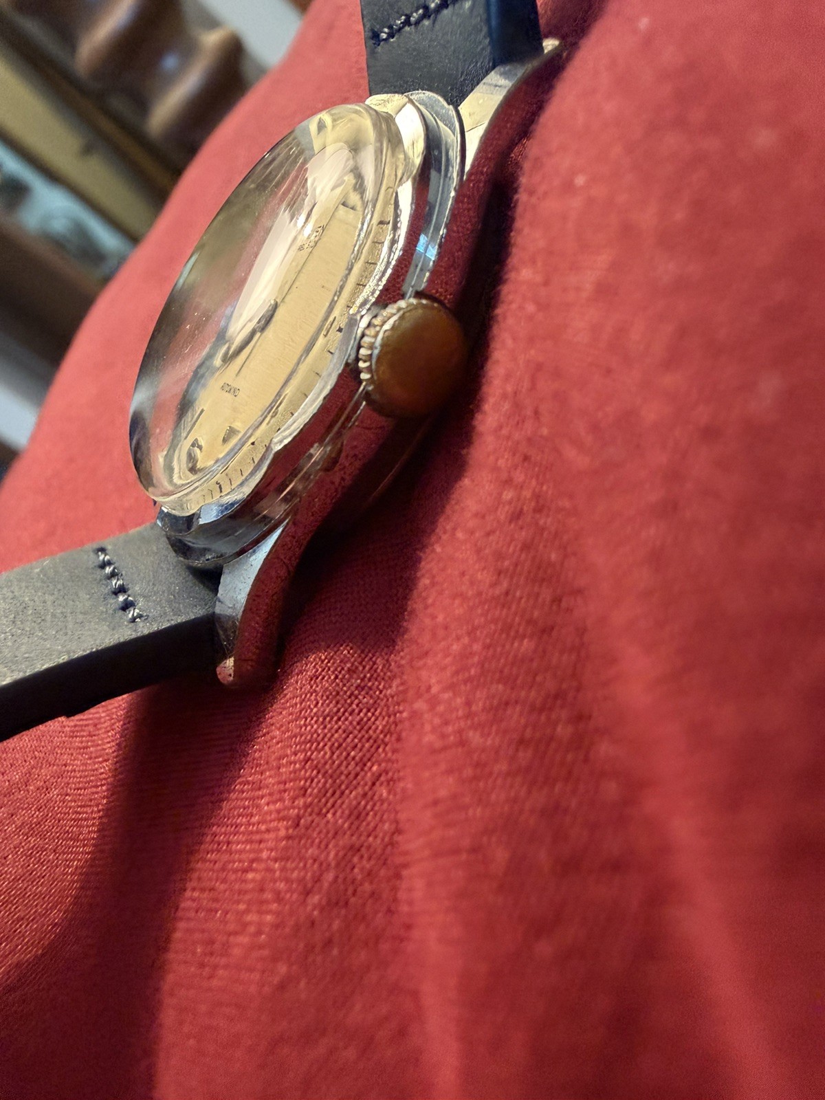 Vintage 1960s Gruen Precision Swiss Automatic 33mm Tropical Dial 510 SS Running