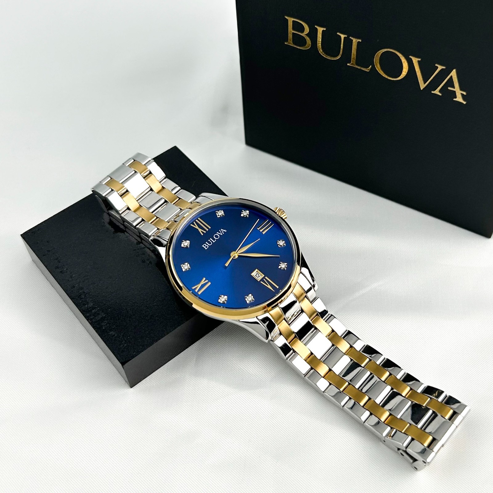 New Bulova Men’s Classic Blue Dial & Two Tone Bracelet 98D130 Quartz Watch 40mm