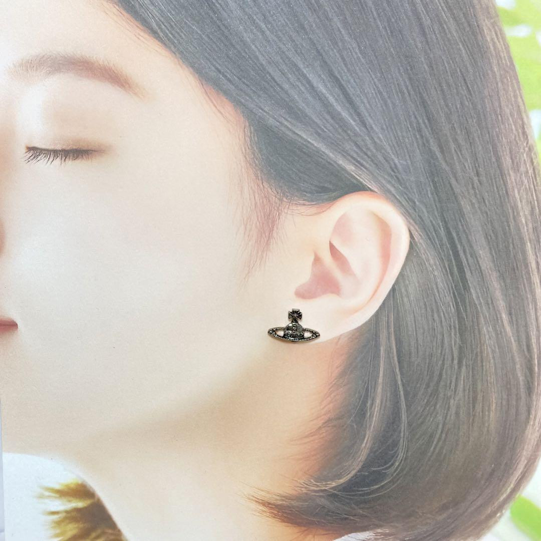 Mini Orb Earrings gunmetal 1.7cm Pierced Accessory With Pouch