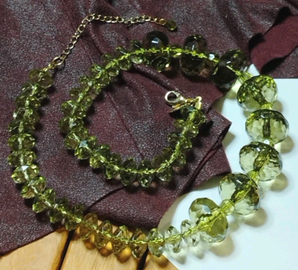Vtg Lydell NYC Warm Sage GREEN Acrylic Faceted Graduated Bead 18″+ Necklace!