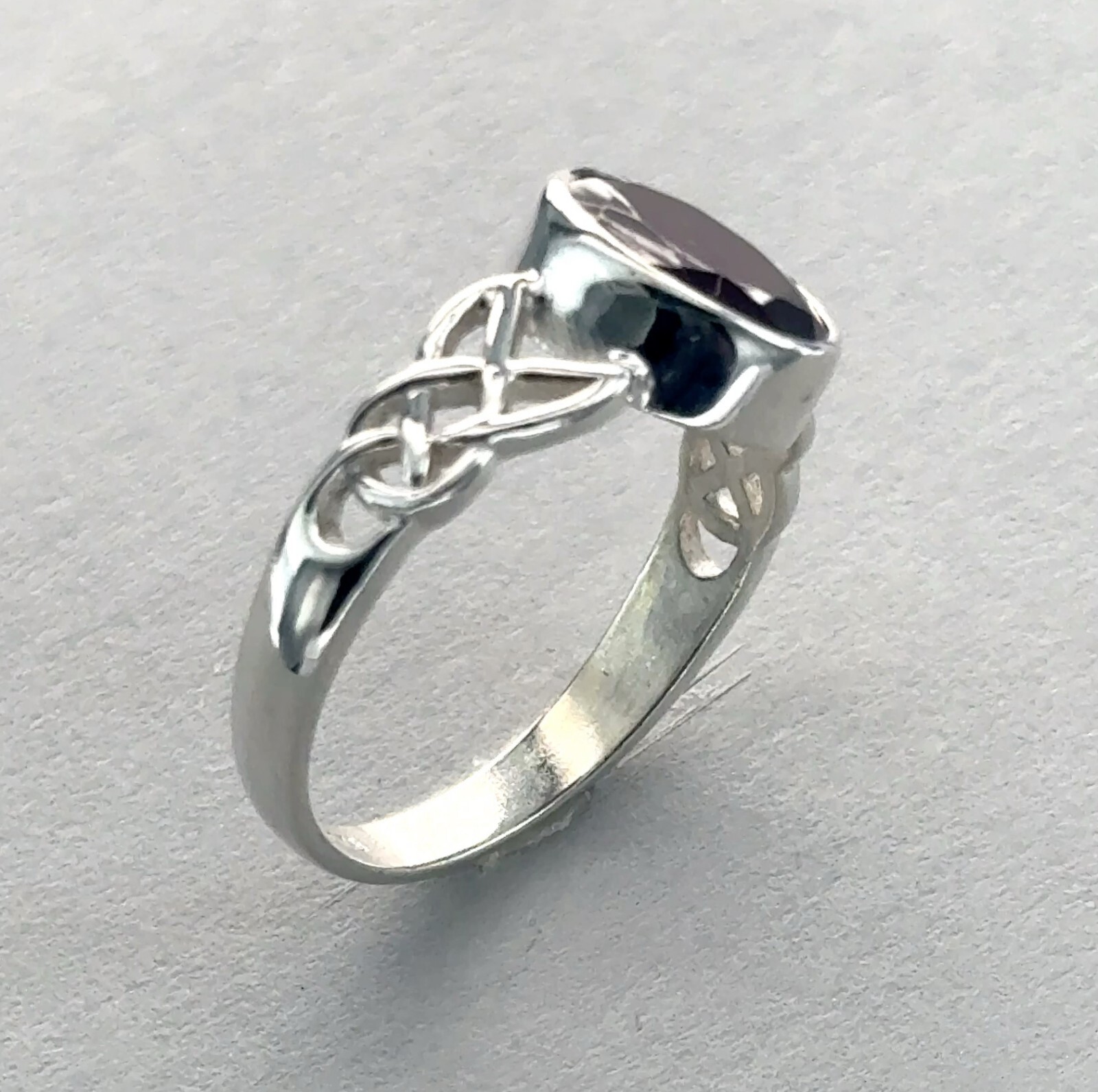 Oval Red GARNET Celtic Ring- Multiple Sizes – 925 STERLING SILVER #3e
