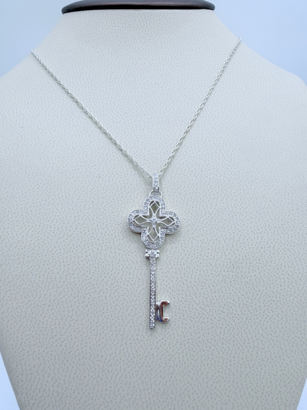 925 Sterling Silver Diamond Key Necklace 2” Pendant 18” Chain 0.21ct Natural