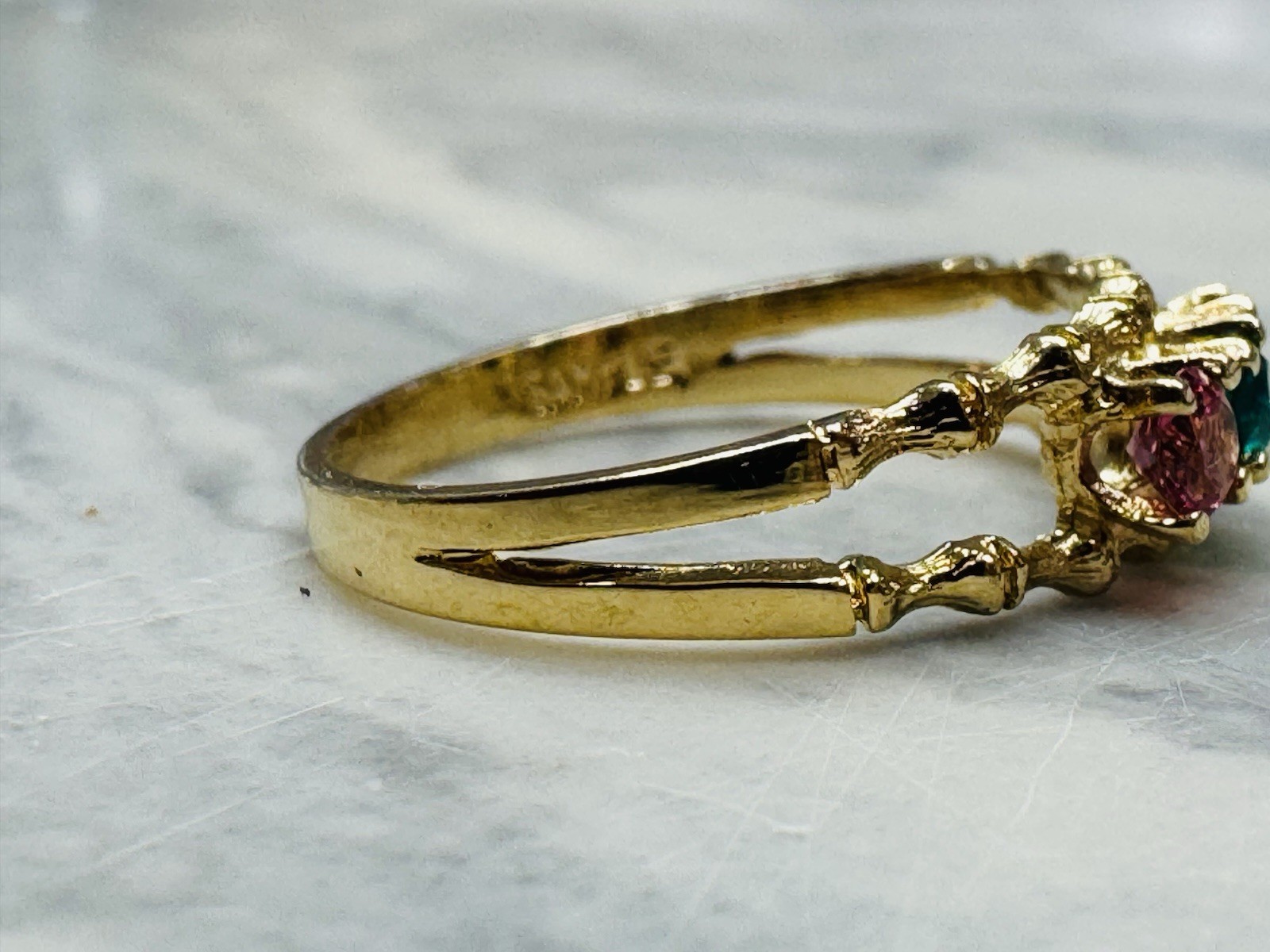Vintage Gold Plated Sample Ring 3 Stone Blue Red Green CZ Size 7 Twisted Band