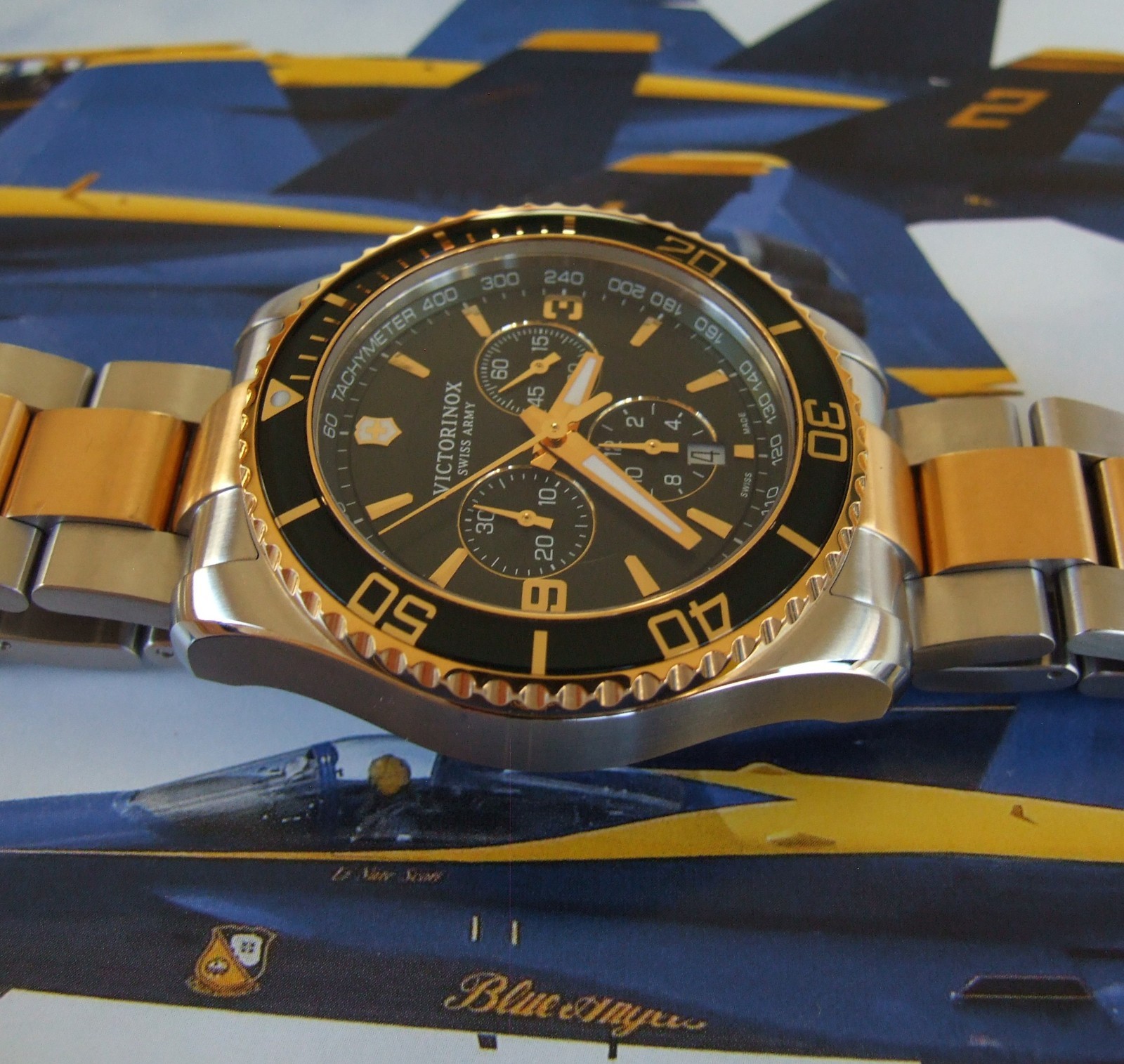 VictorINOX SWISS ARMY~MAVERICK GS GREEN/GOLD CHRONOGRAPH~Ratchet Bezel~43mm~LNEW