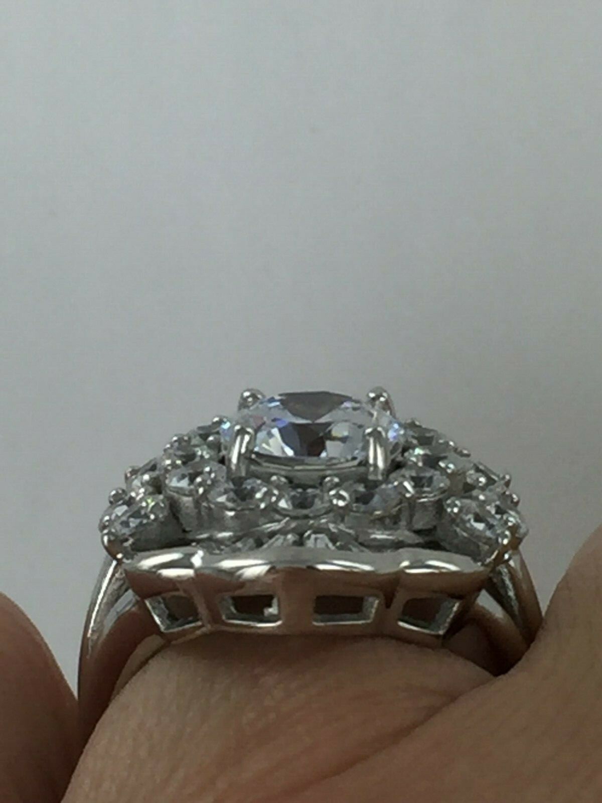 Amazing 5 CT Round & Baguette Clear CZ 925 Silver Scalloped Design Ring Size 7