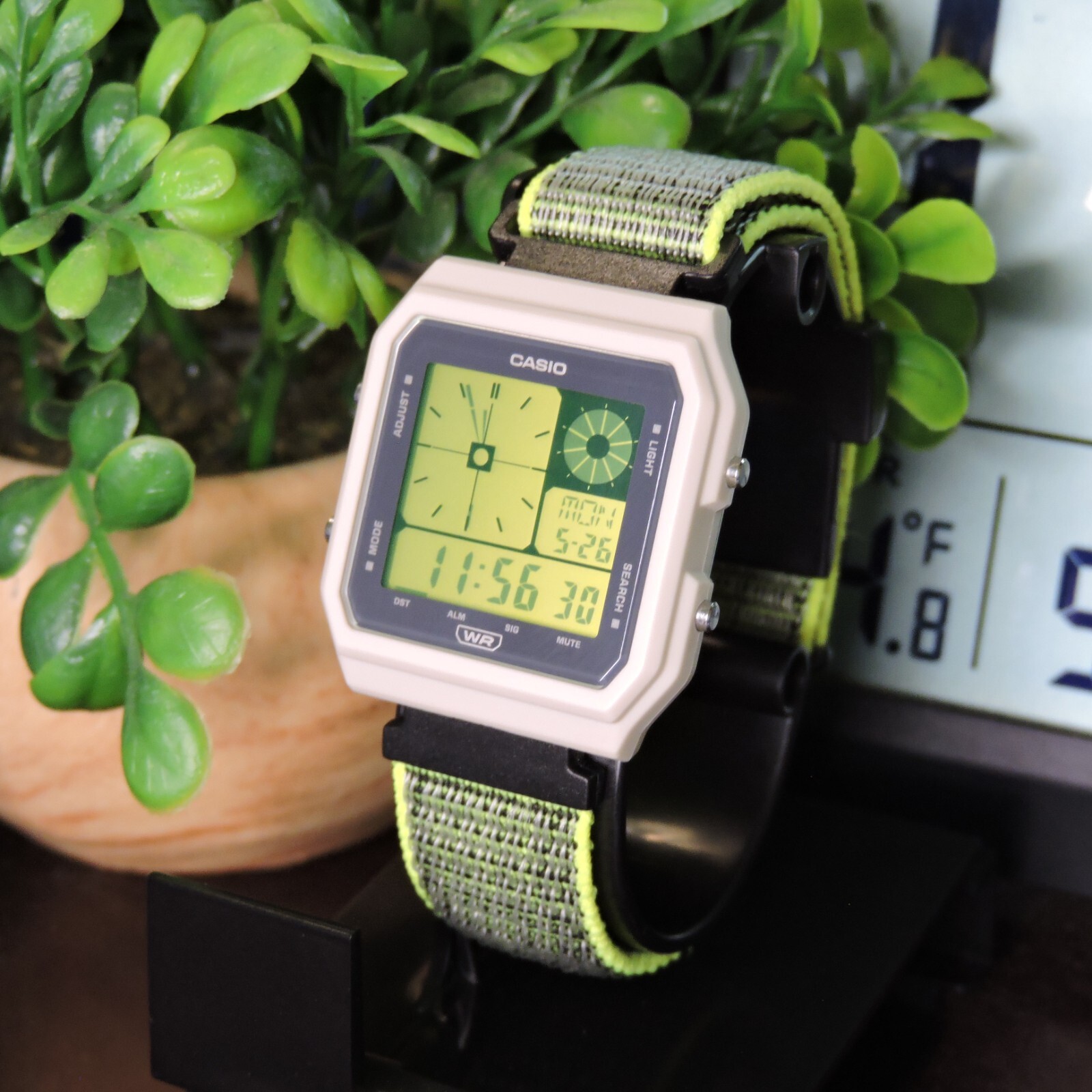 Custom Casio LF-20W – Color mod + Custom band – Neon Yellow