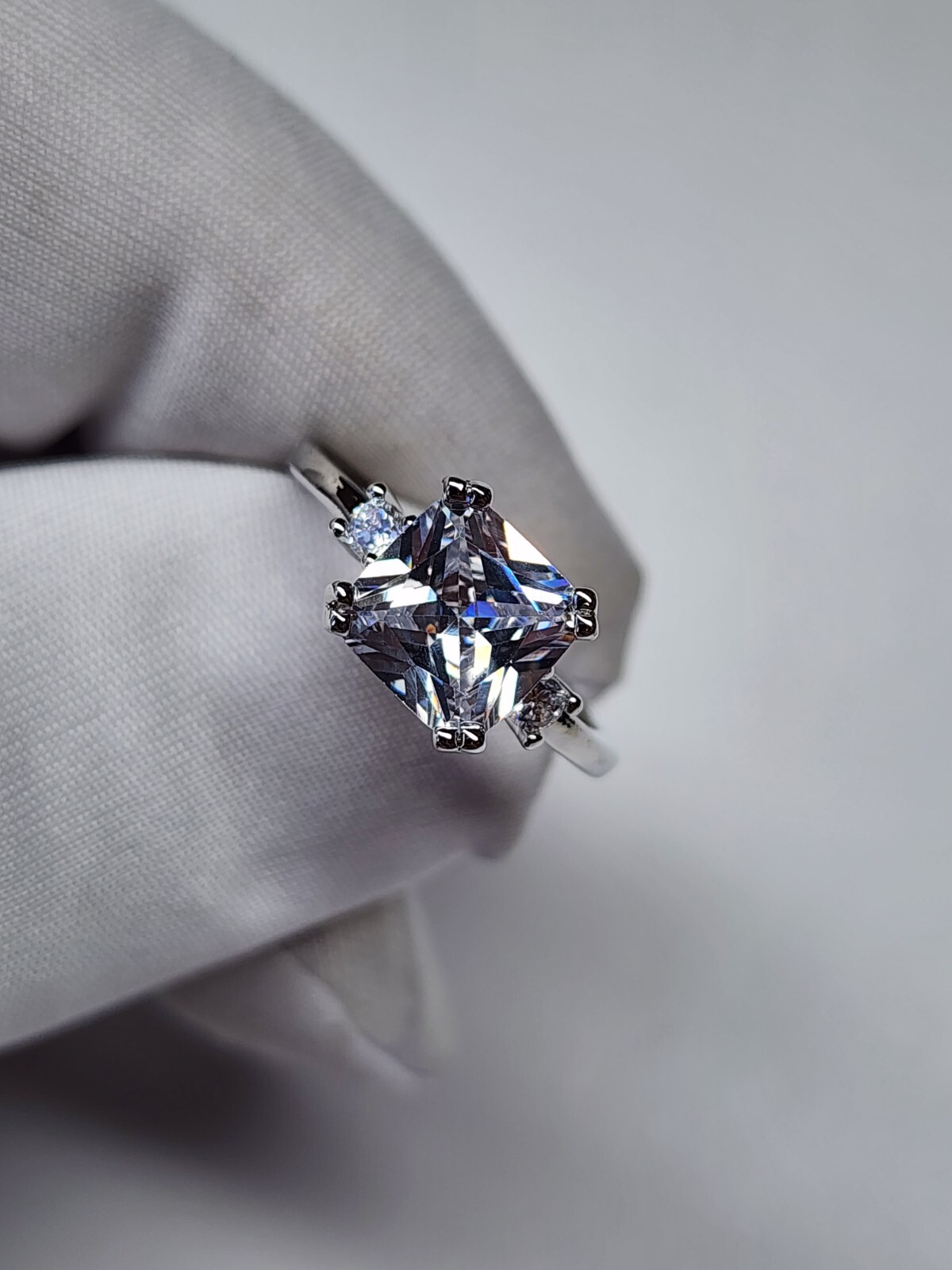 Silver Plated Elegant Square Cubic Zirconia Wedding Ring For Women Size 6-10