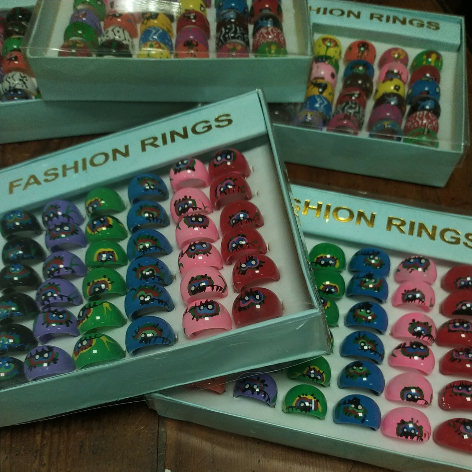 Lot of 432 Super Colorful Pop Art Resin Beach Rings – Various Sizes