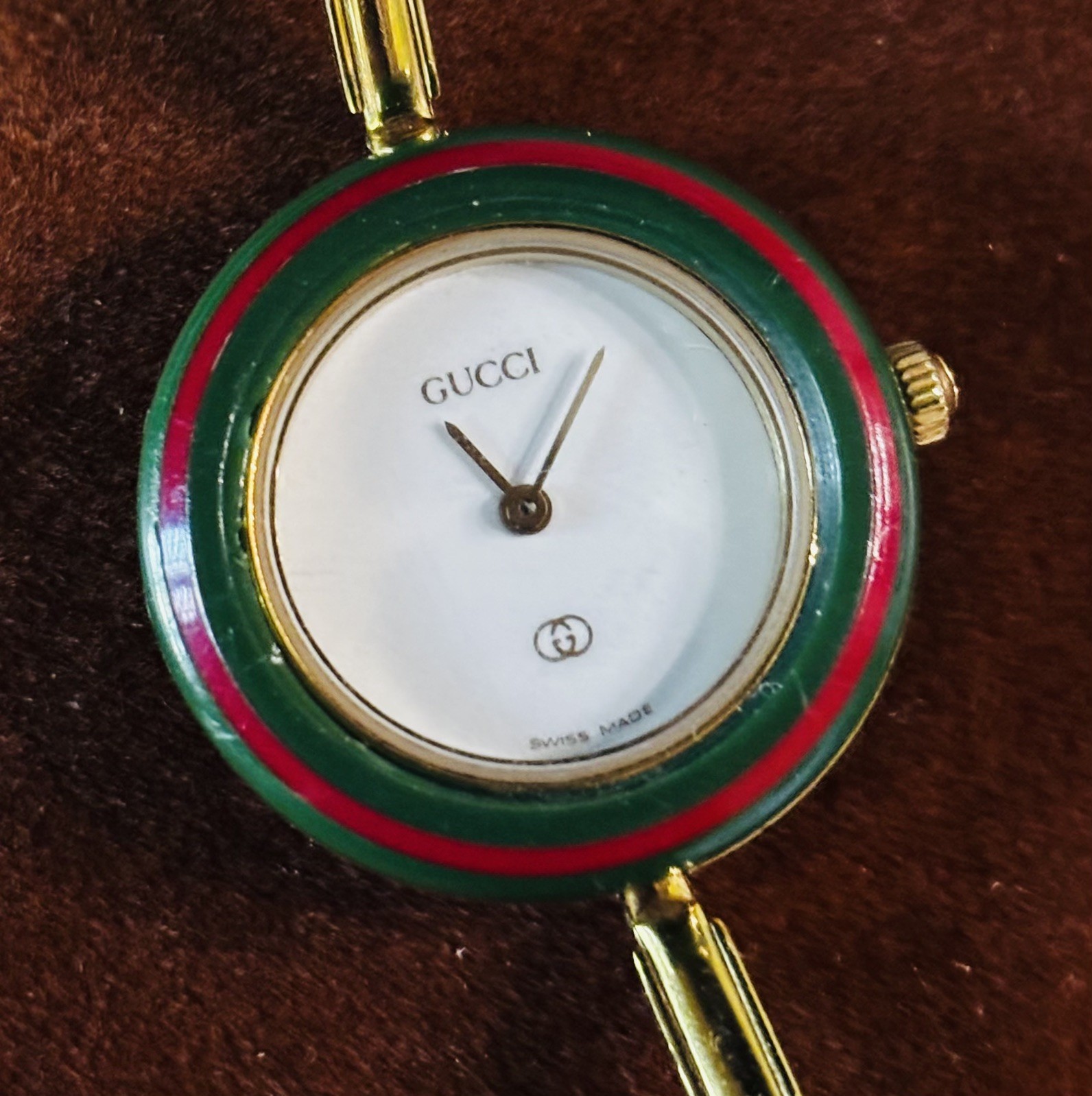 Gucci 1100L Change Bezel Gold White Quartz Women’s Watch Vintage/Sherry Line