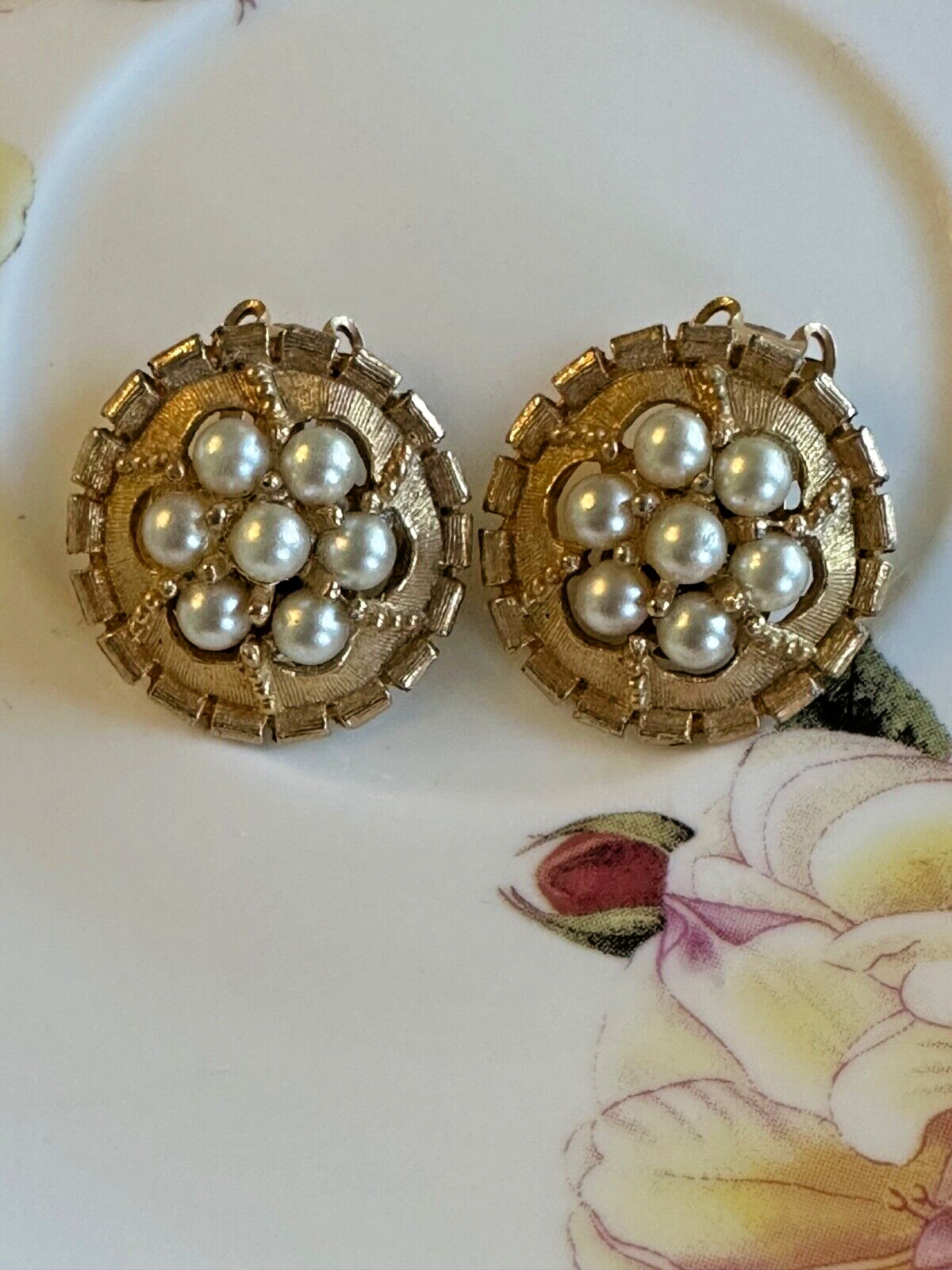 Vtg Kramer? Faux Pearl Gold Tone Clip On Earrings Cluster Stud Mid-20th Century