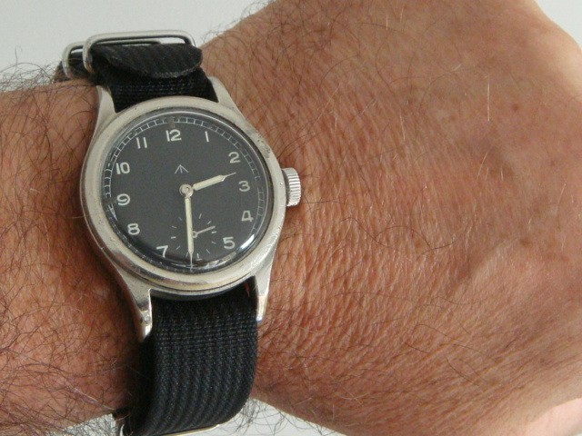 Record Dirty Dozen Military issue WWW WW2 vintage watch sterile dial full srvice