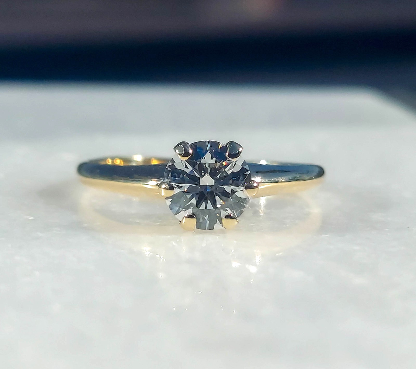 Engagement ring Size 8.25 10k gold ring, 1.0 carat certified. Solitaire ring