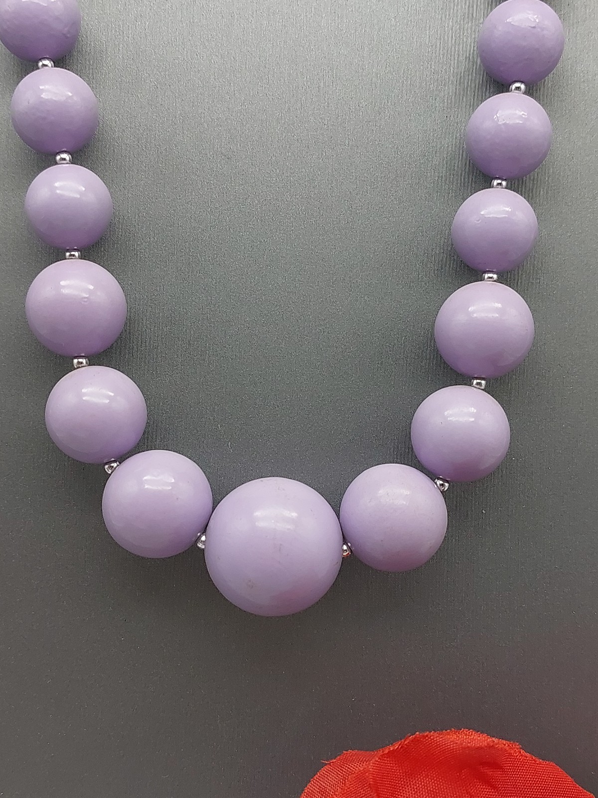 Beautiful Lavander Beaded Necklace Graduated Beads Silver Tone Spacers 24″