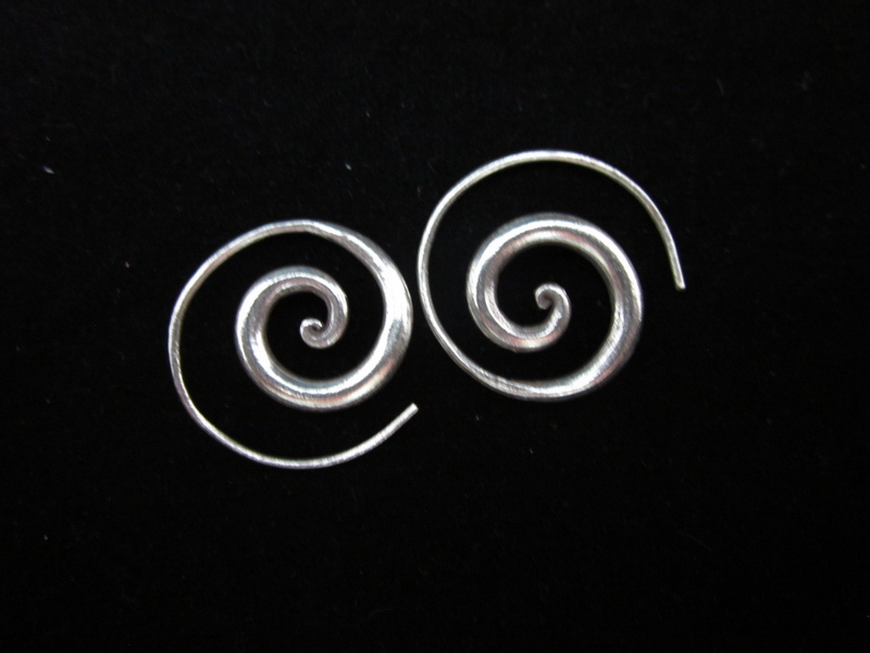 Fine pure Silver Earrings Spiral Round Coil Round Tribal Handcraft Artisan Jewel