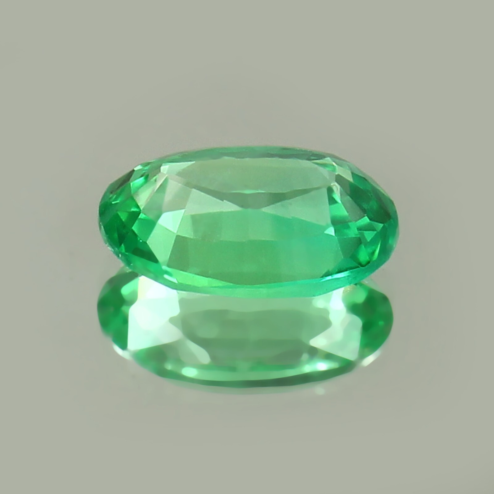 AAA Natural Flawless Ceylon Green Sapphire Loose Oval Gemstone Cut 3.25 CT