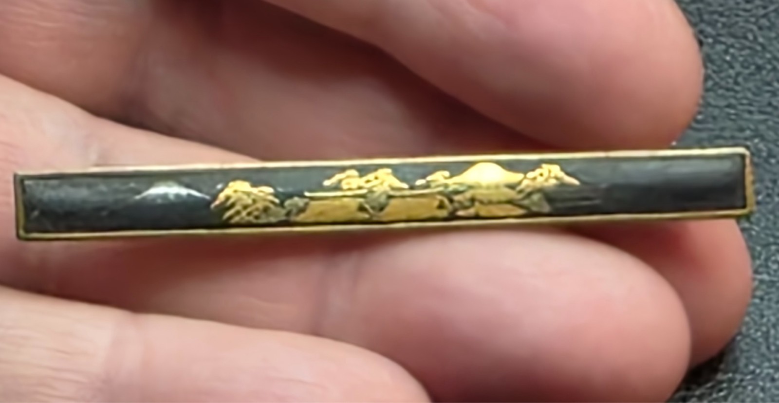 Japanese Mt Fuji Sansui Nunome Zōgan Bar Damascene Gold Tone Tie Pin