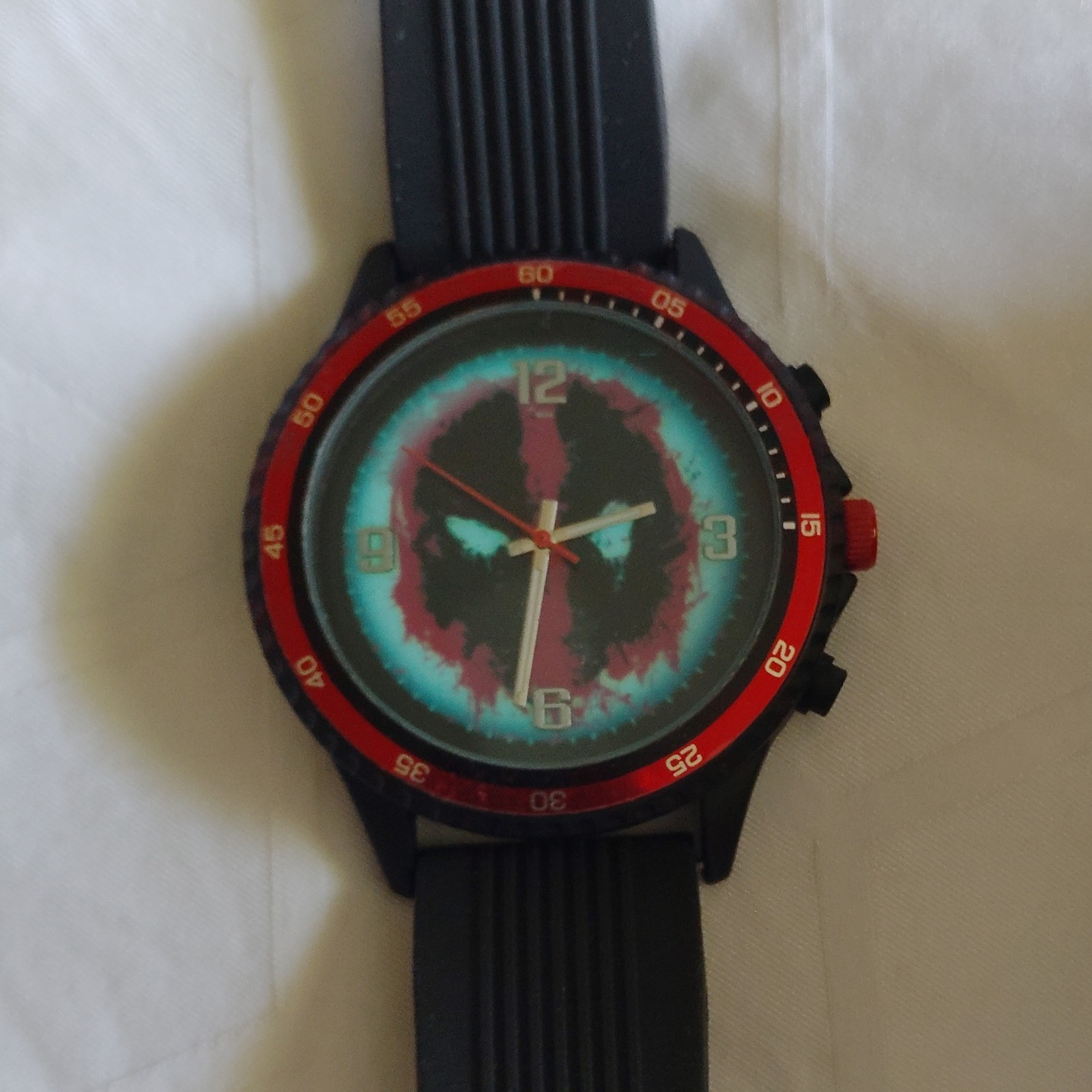 Marvel Deadpool Quartz Analog 44mm Black Silicone Strap Red/Black Bezel Box