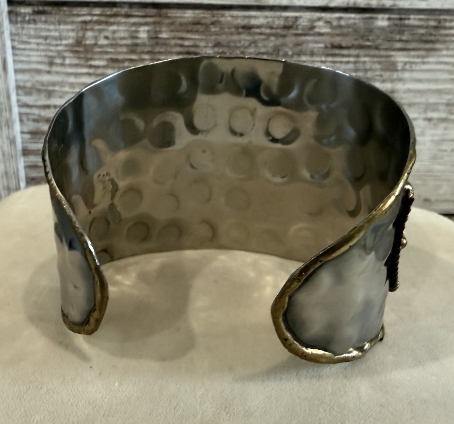Hammered Metal Cuff Bracelet Faux Turquoise Eye Silver Tone Vintage Spring