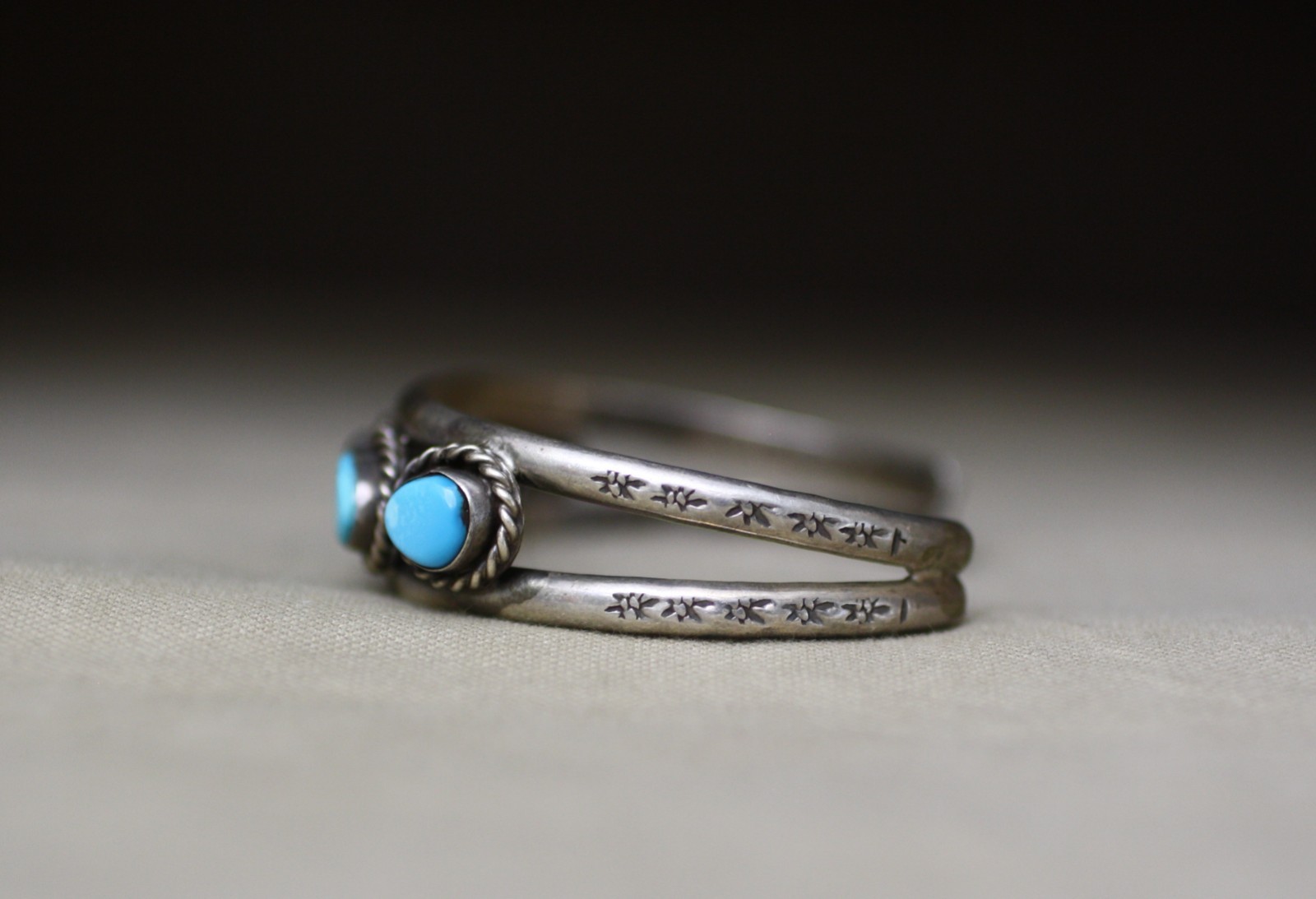 Vintage Navajo Native American Sterling Silver Turquoise Bracelet Cuff Size 6.75