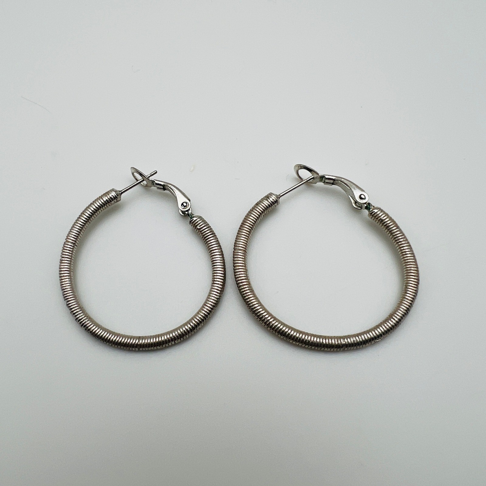 Ribbed Coil Hoop Earrings Medium Silver Tone Latch Back Fashion Jewelry