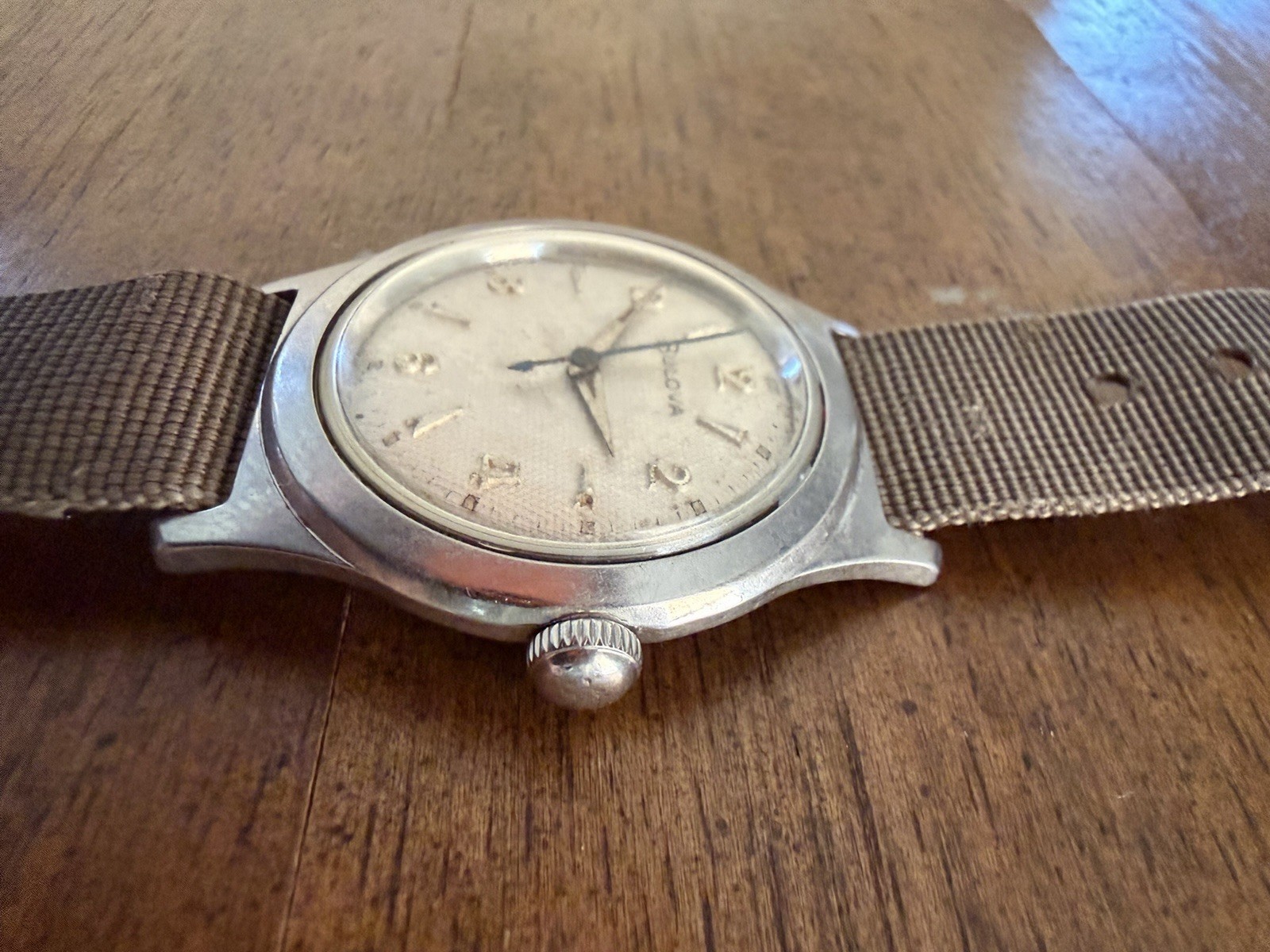 Vintage 1956 Bulova L6 Manual Wind Stainless Steel Textured Dial Runs Great