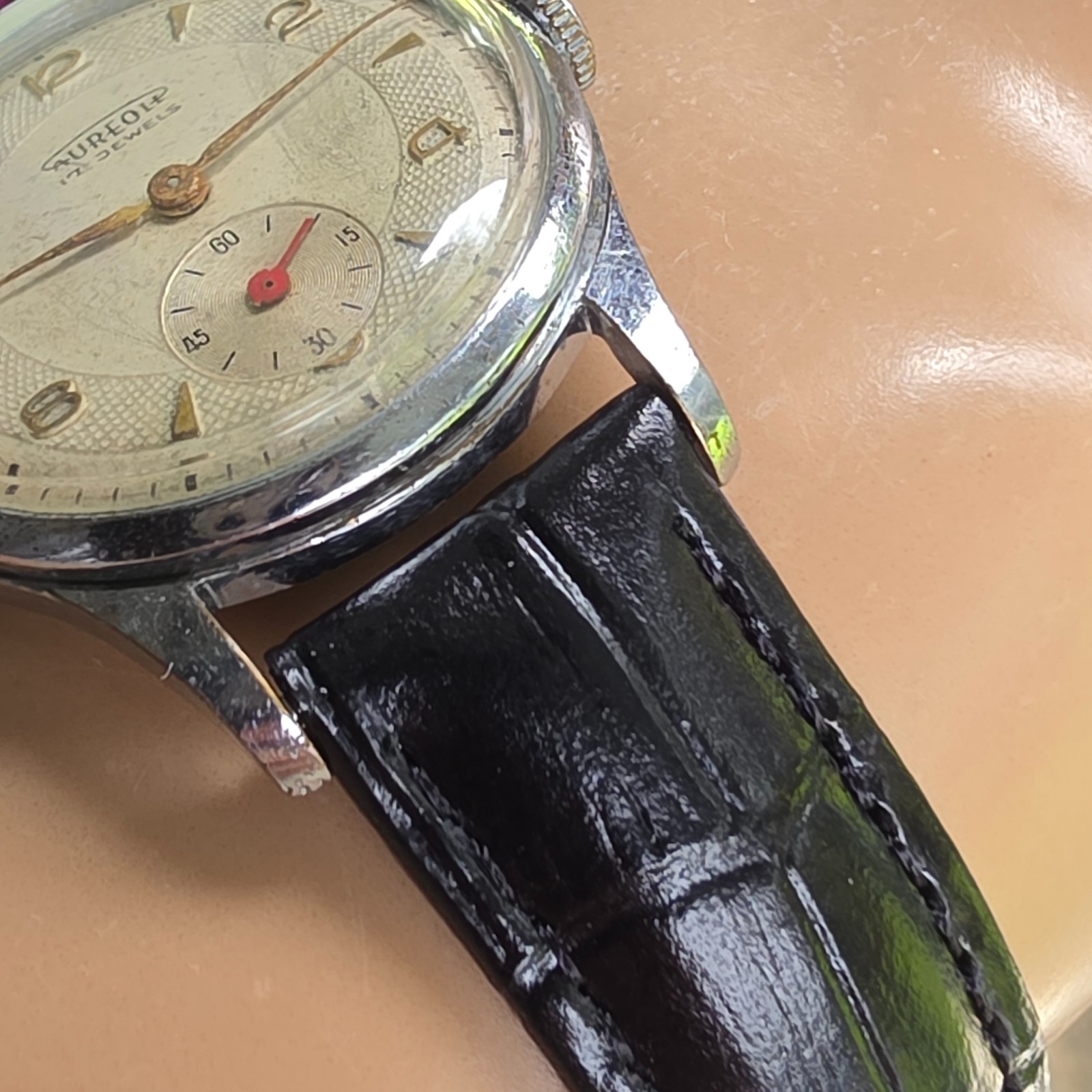 Vintage Aureole men’s manual wind watch Honeycomb Dial swiss made 1940s