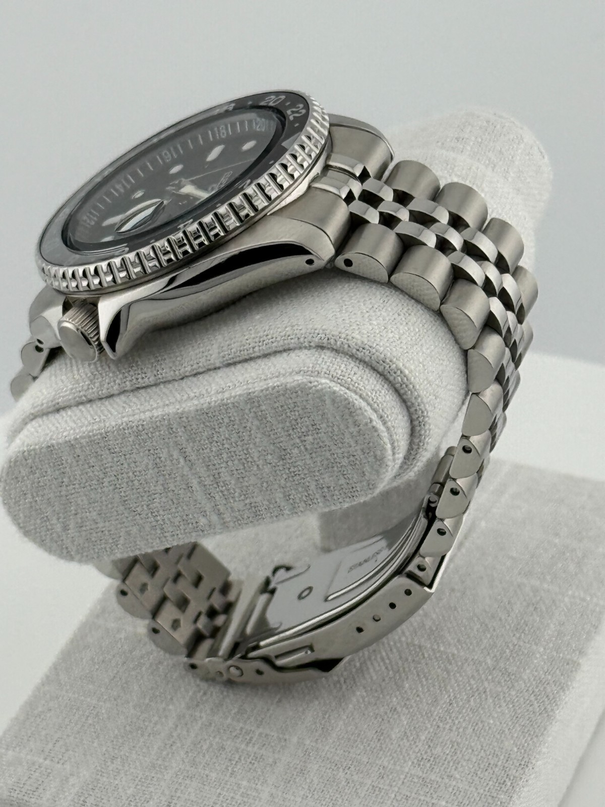 Seiko 5 Sports 42.5mm Black Dial Stainless Steel Watch SSK001